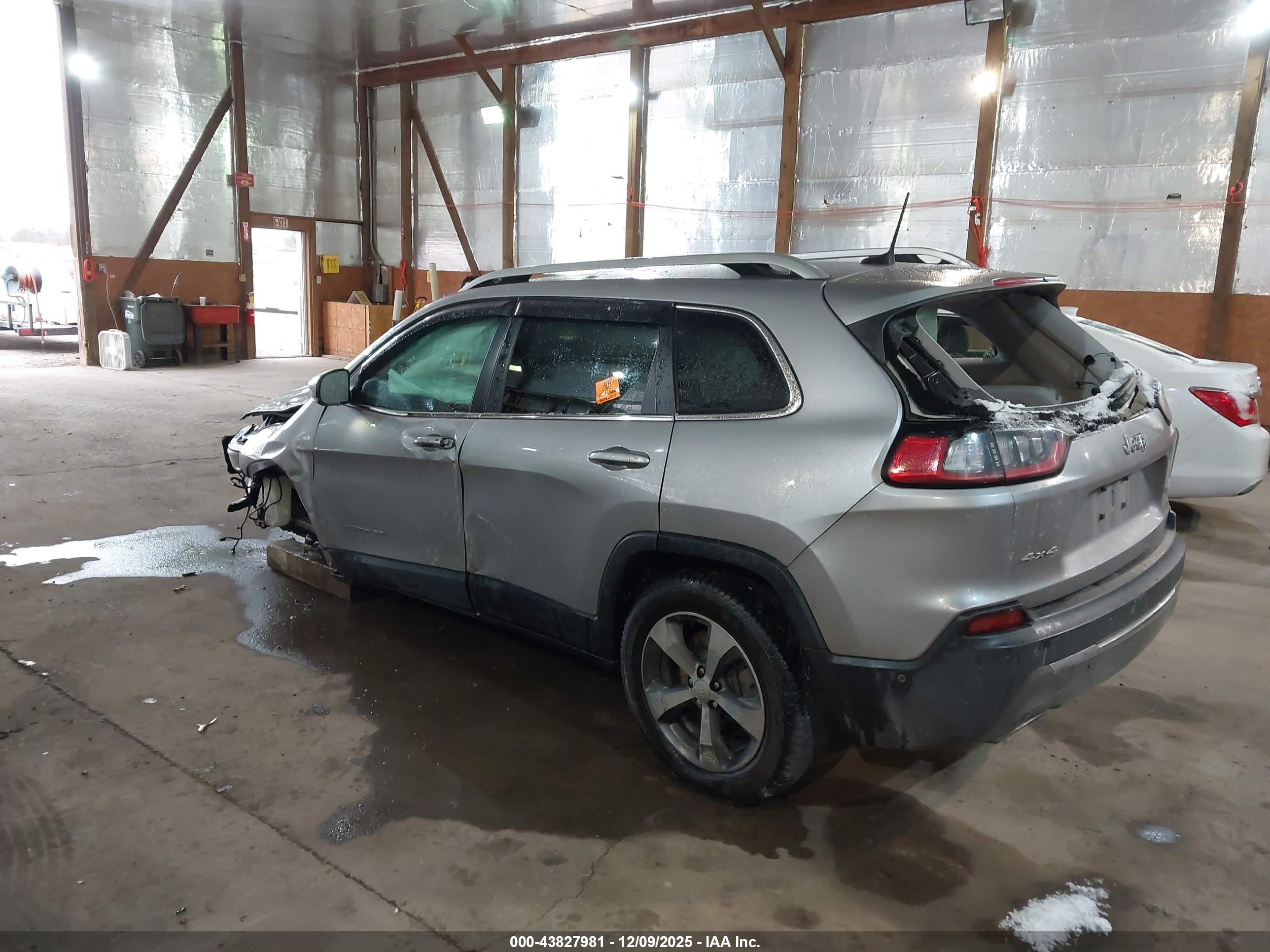JEEP CHEROKEE image 3
