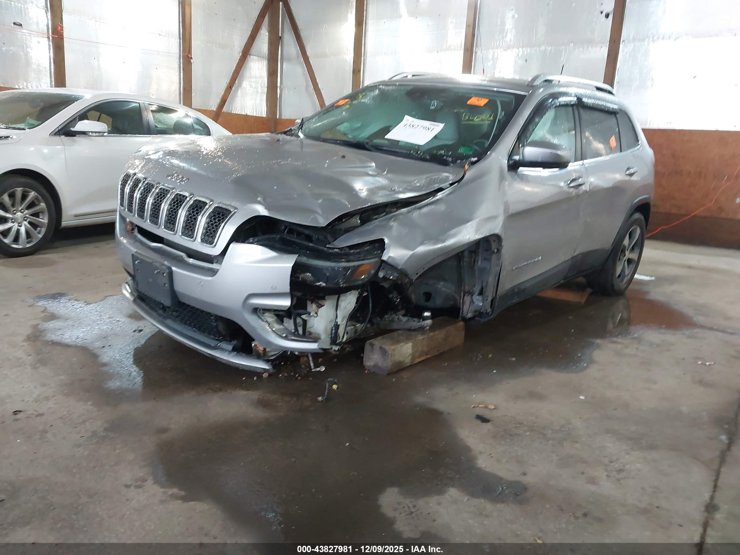 JEEP CHEROKEE image 6