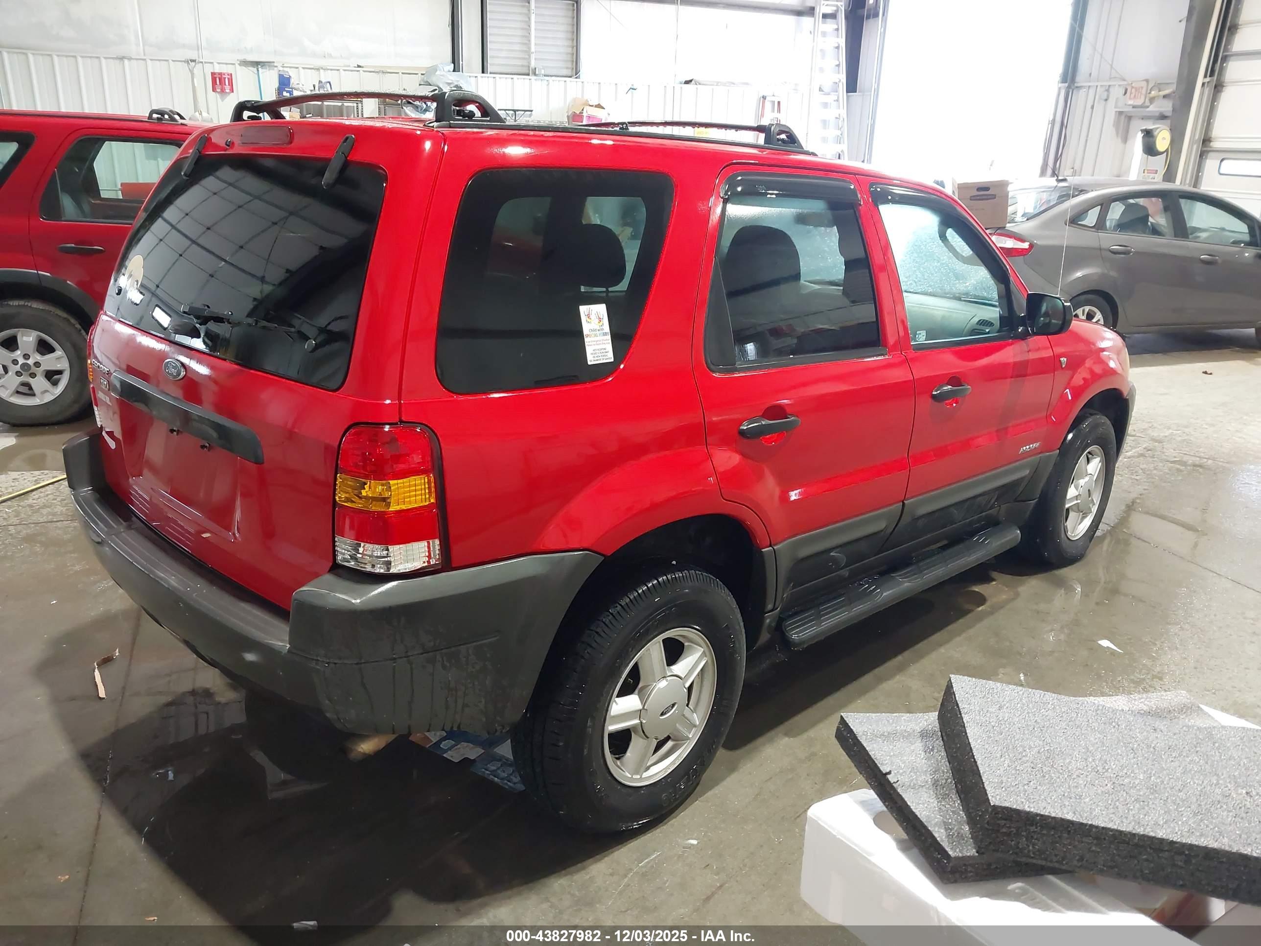 FORD ESCAPE image 4