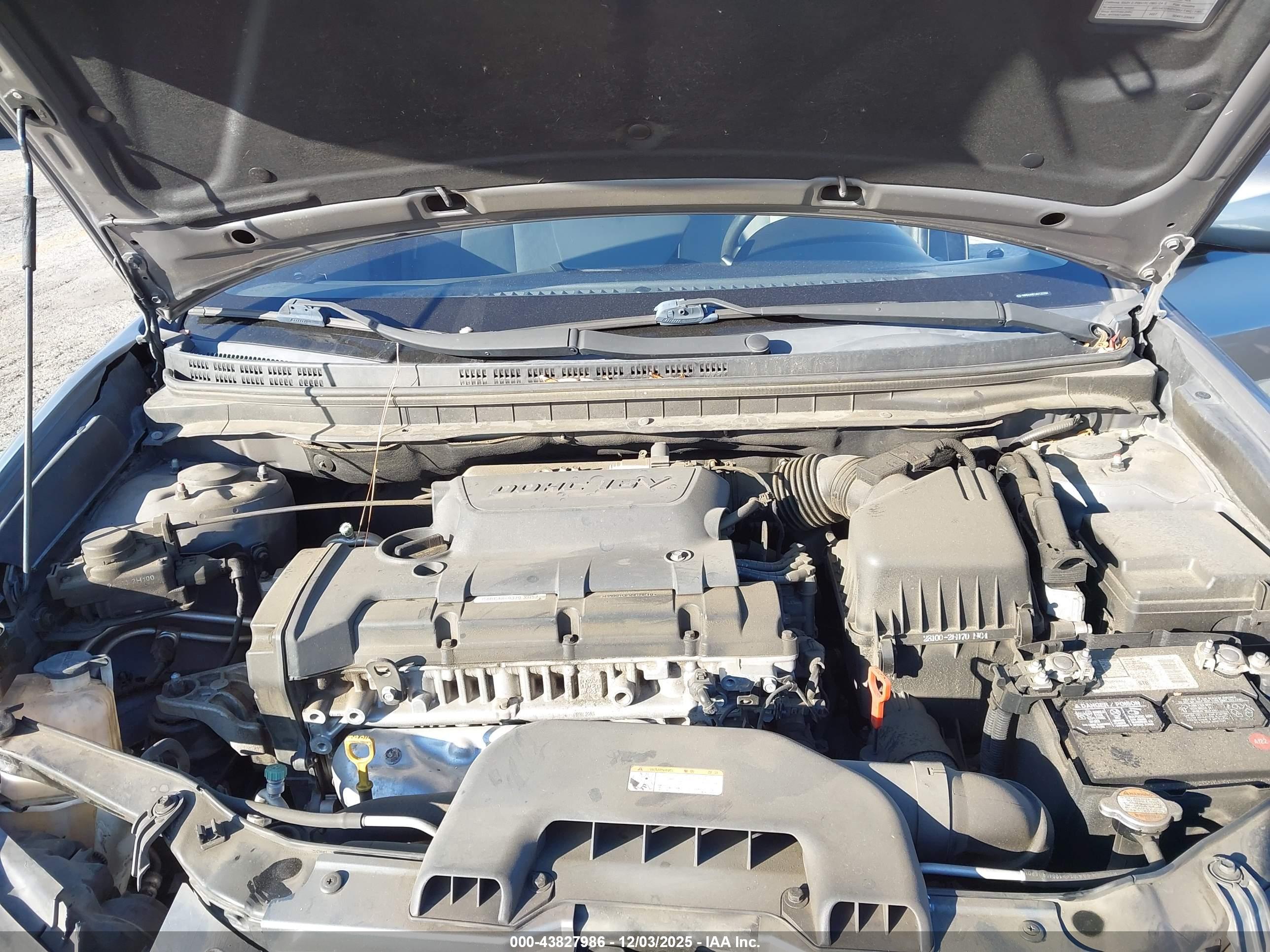 HYUNDAI ELANTRA image 10