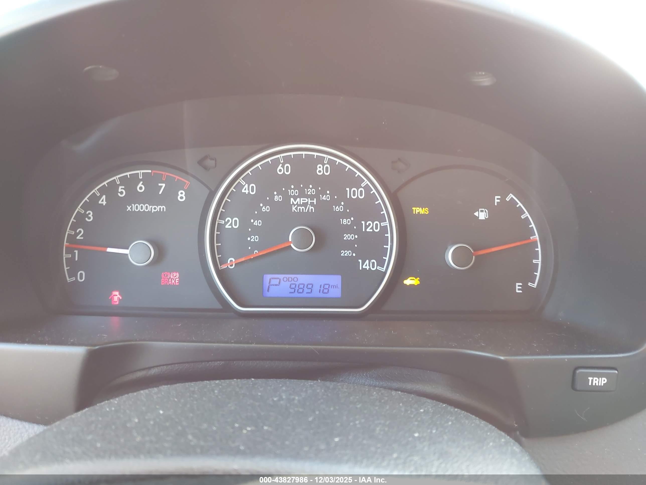 HYUNDAI ELANTRA image 7