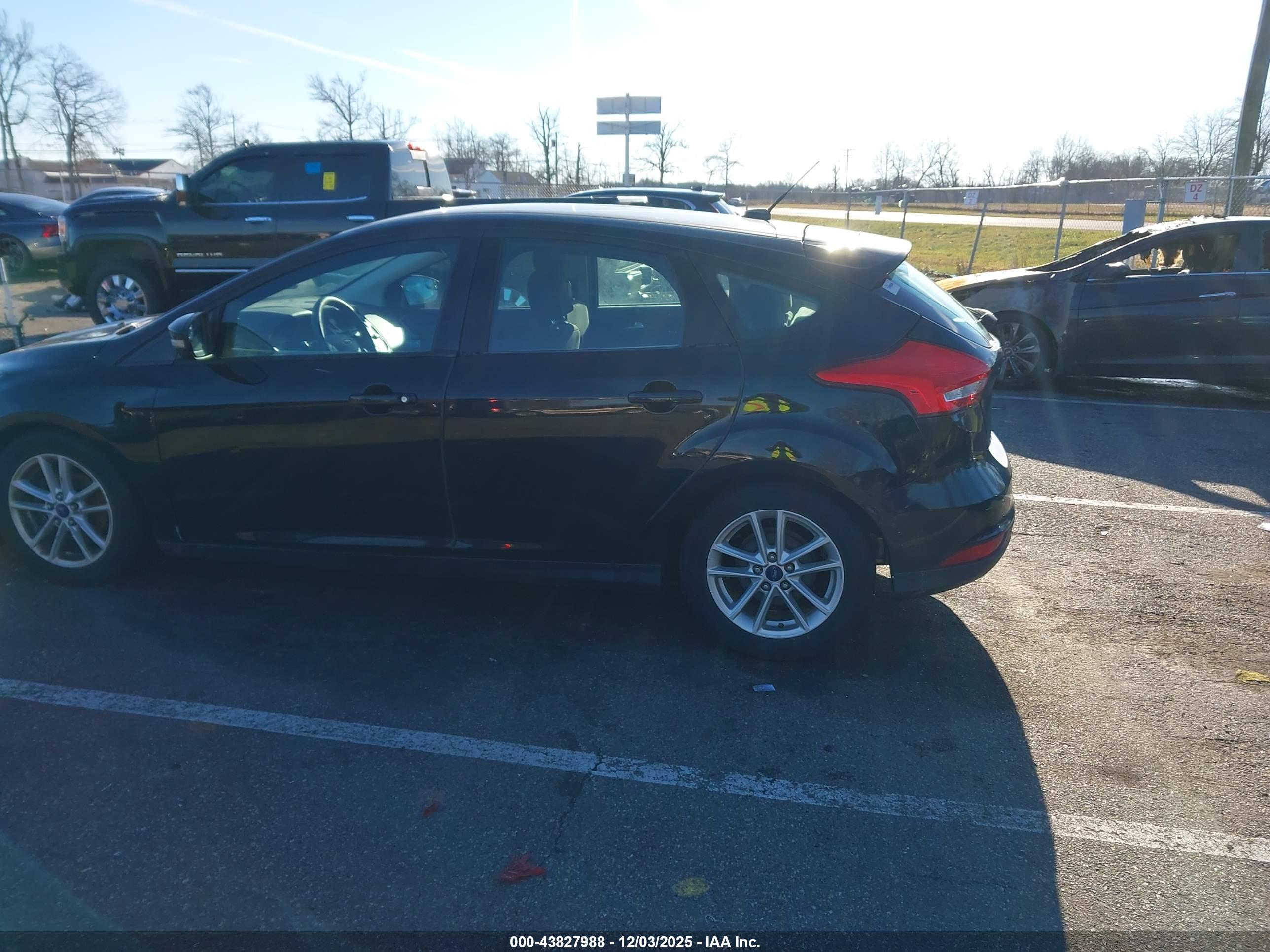FORD FOCUS image 3