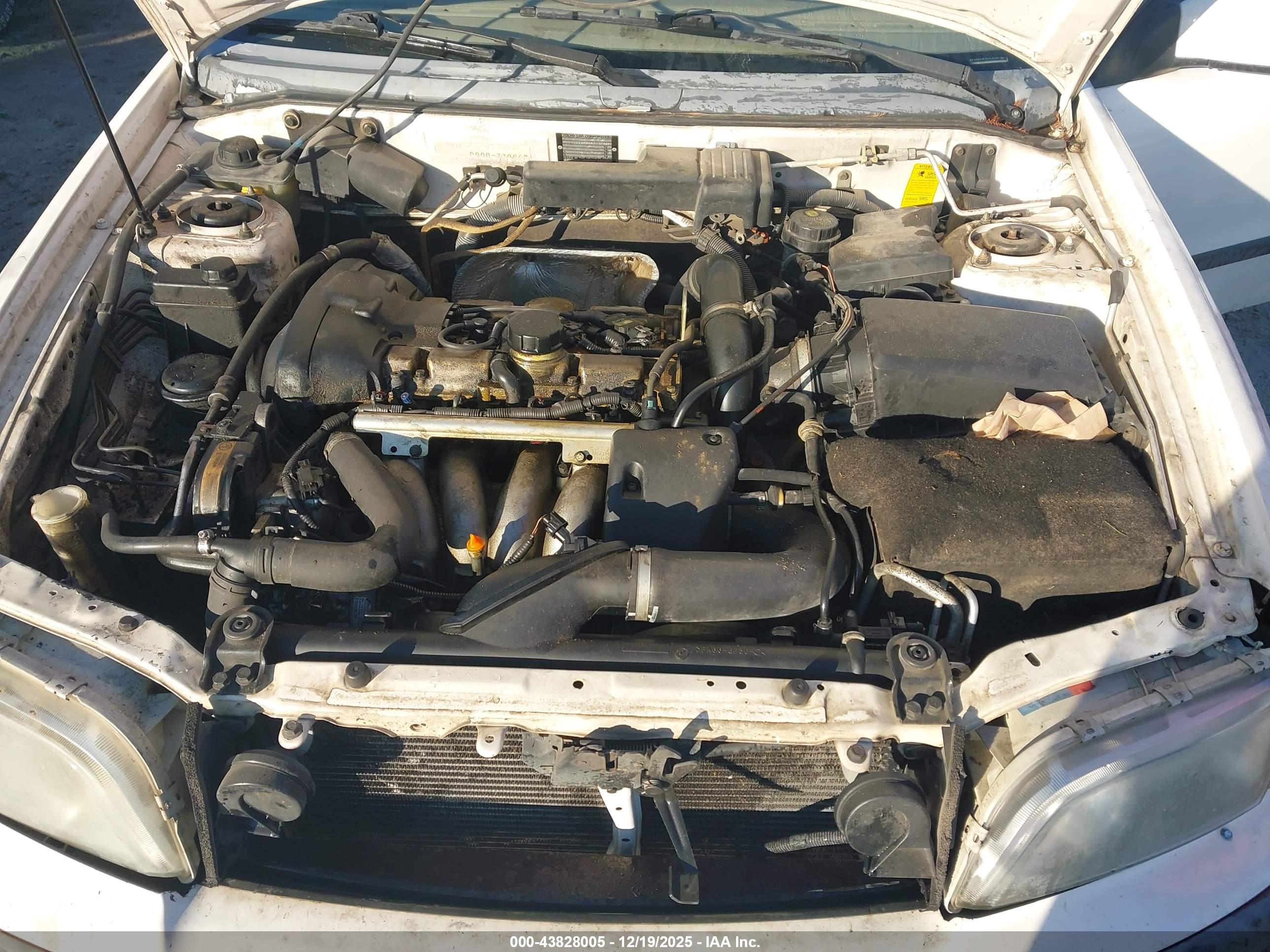 VOLVO S40 image 10