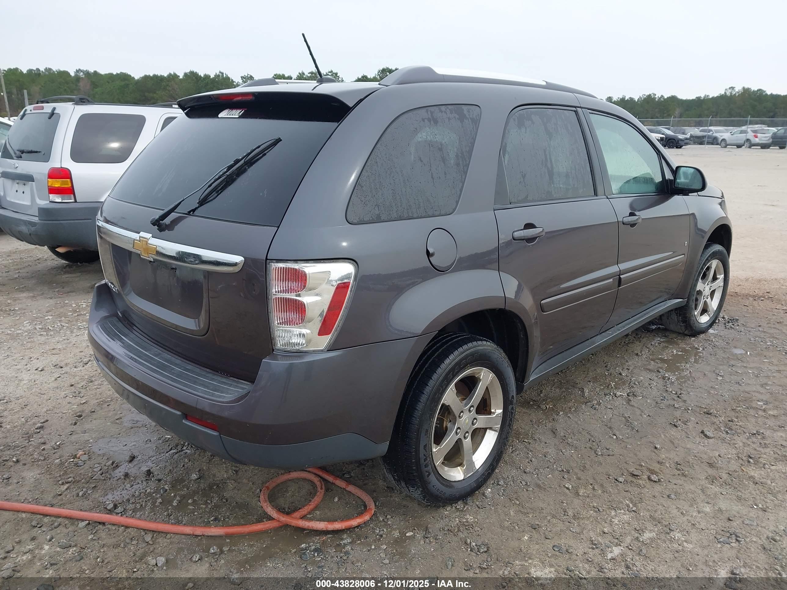 CHEVROLET EQUINOX image 4