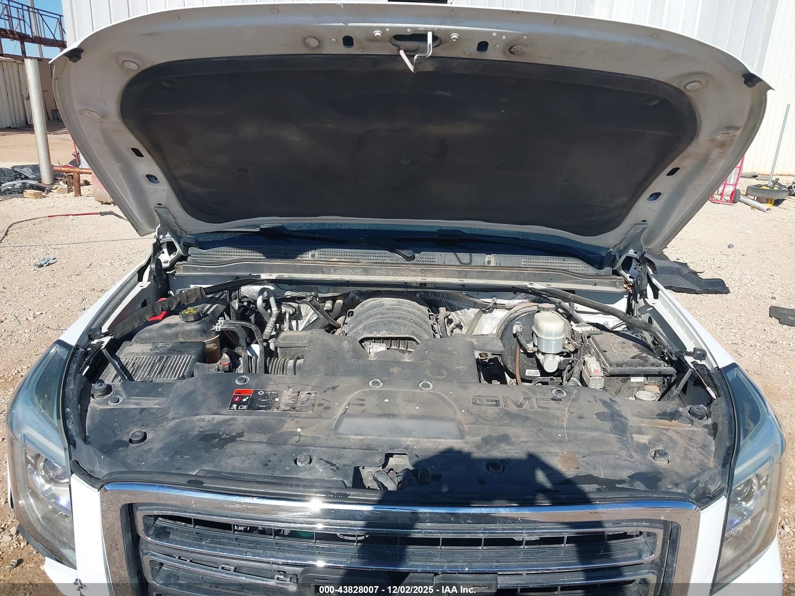 GMC YUKON image 10