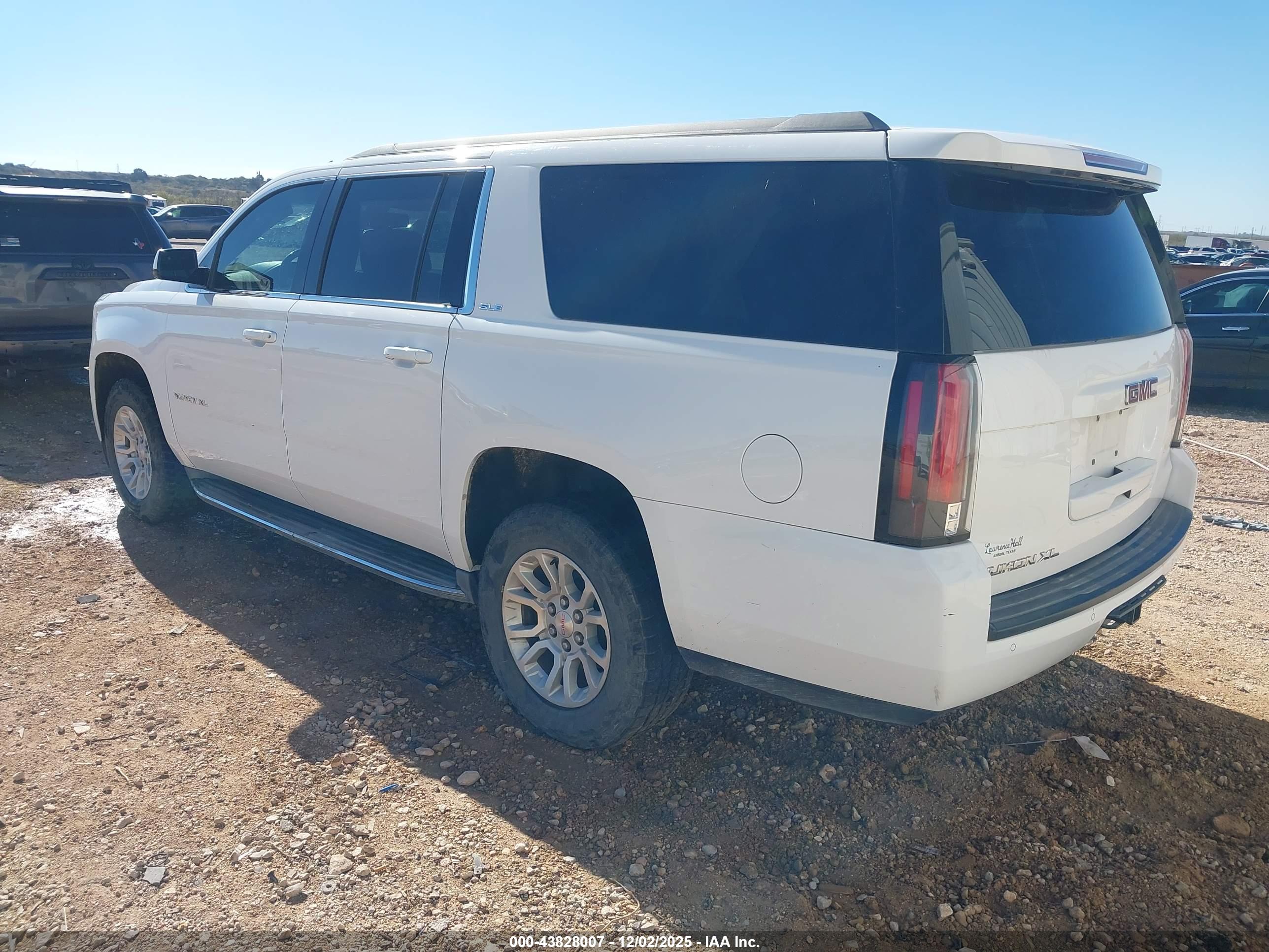 GMC YUKON image 3