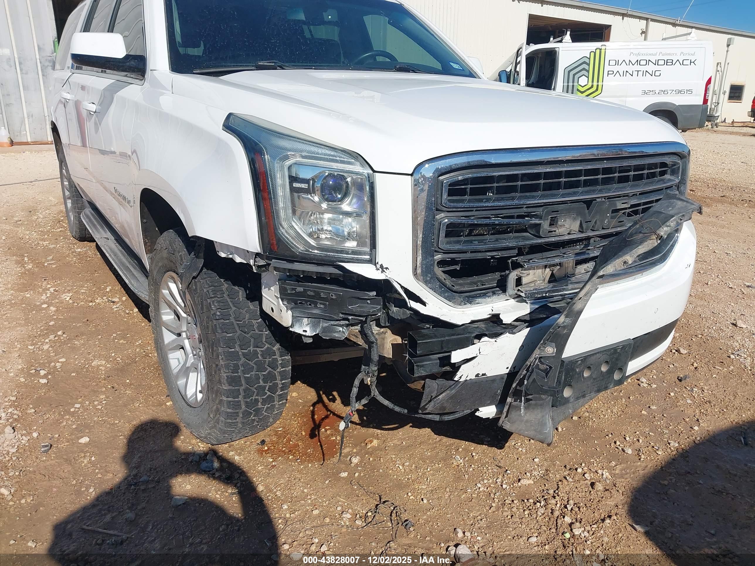 GMC YUKON image 6