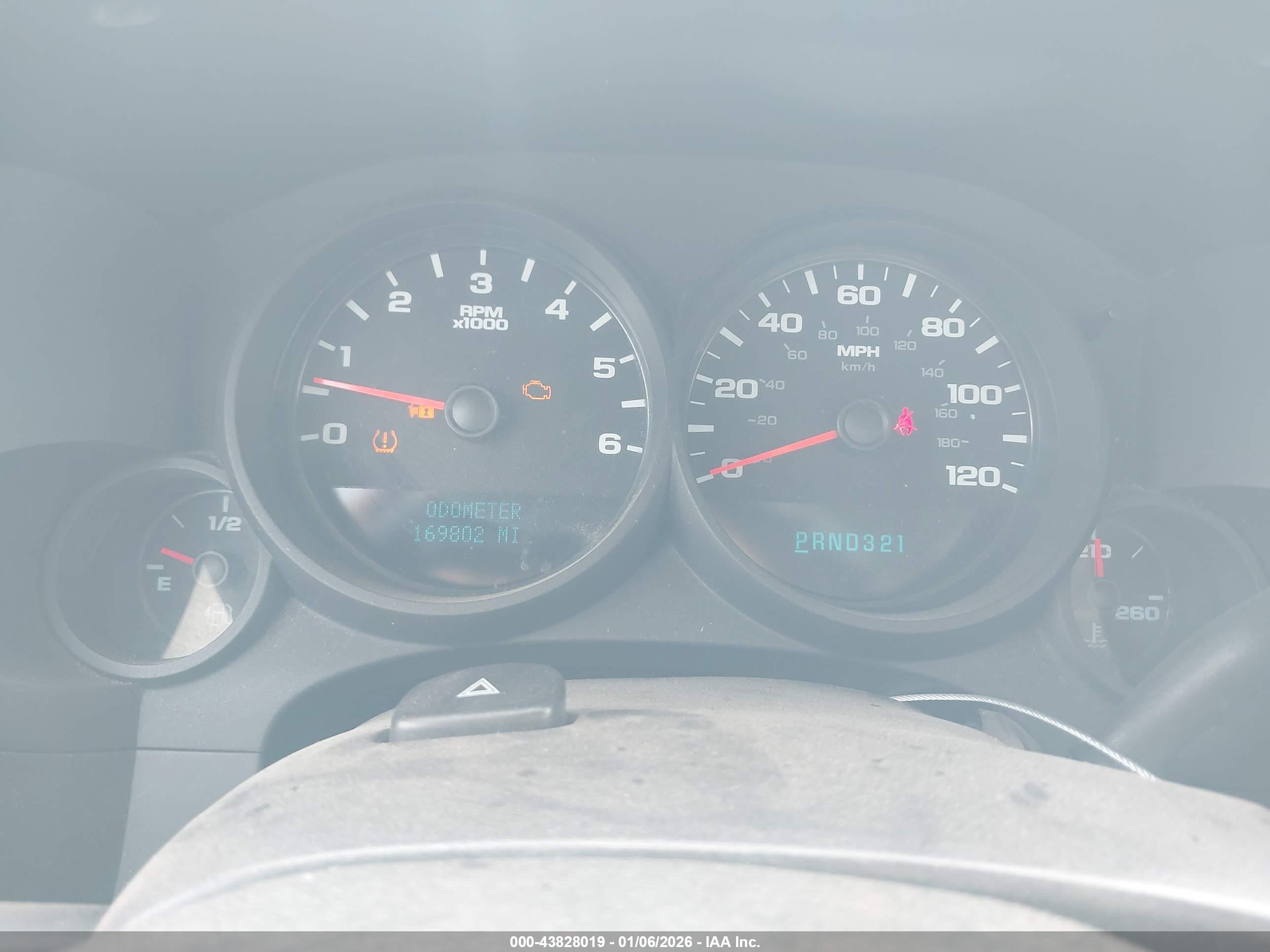 CHEVROLET SILVERADO image 7