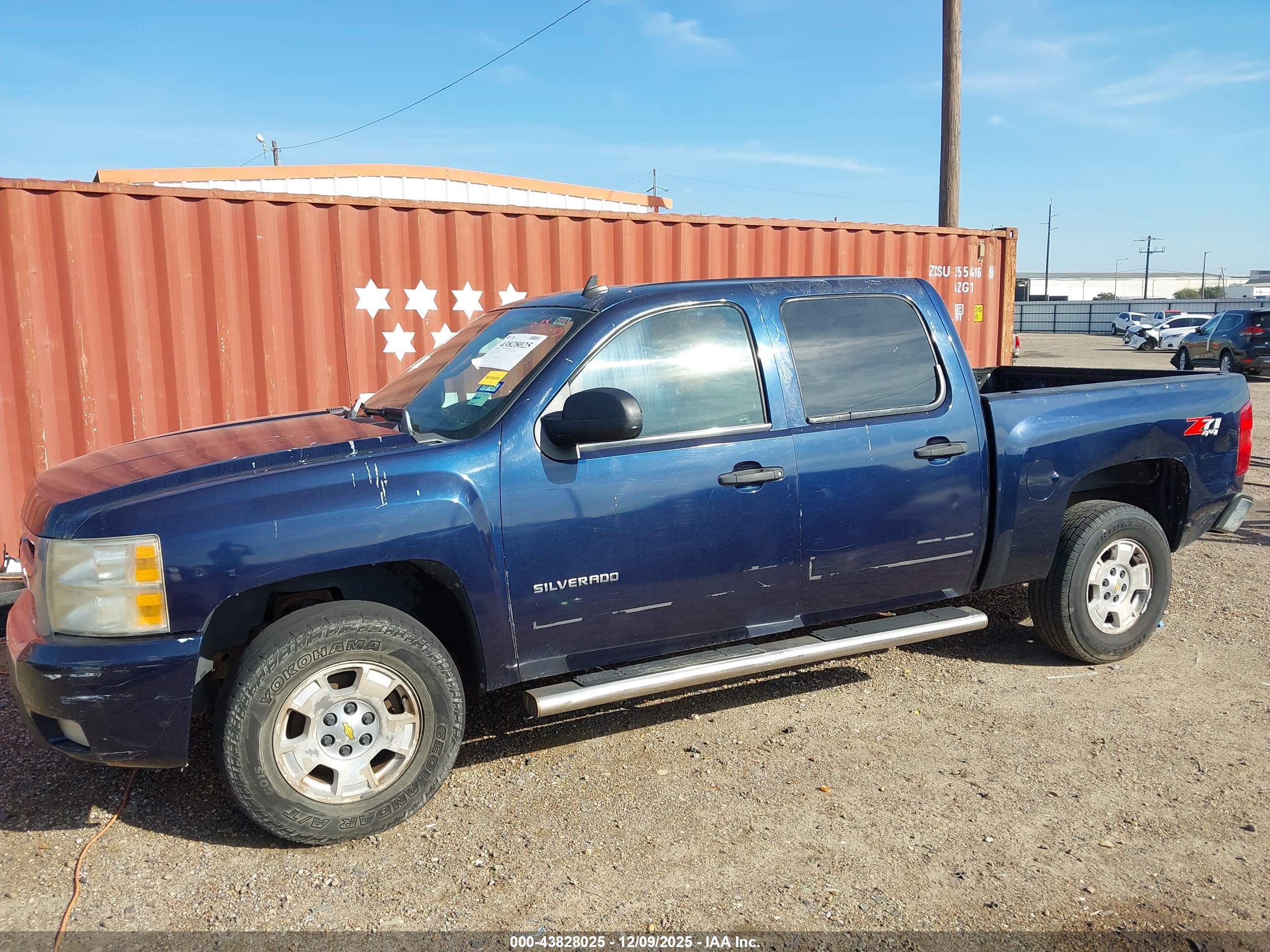 CHEVROLET SILVERADO image 6
