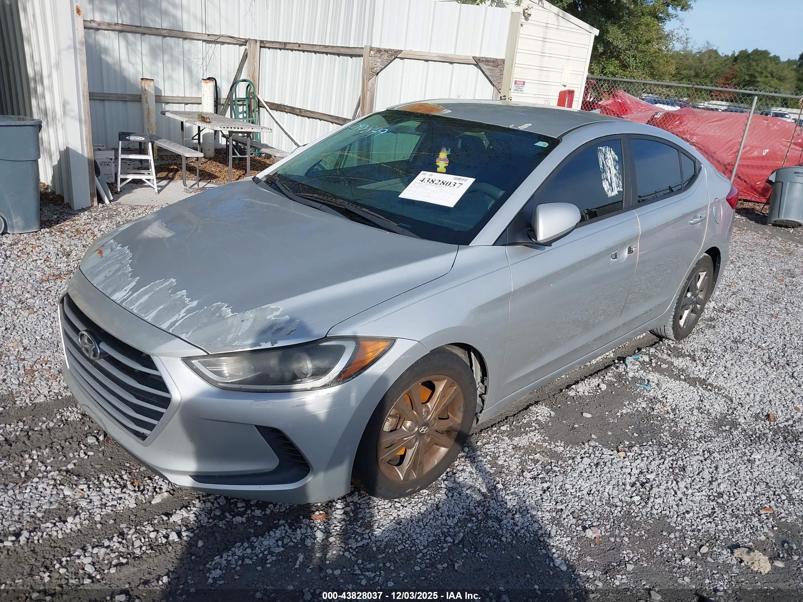 HYUNDAI ELANTRA image 2