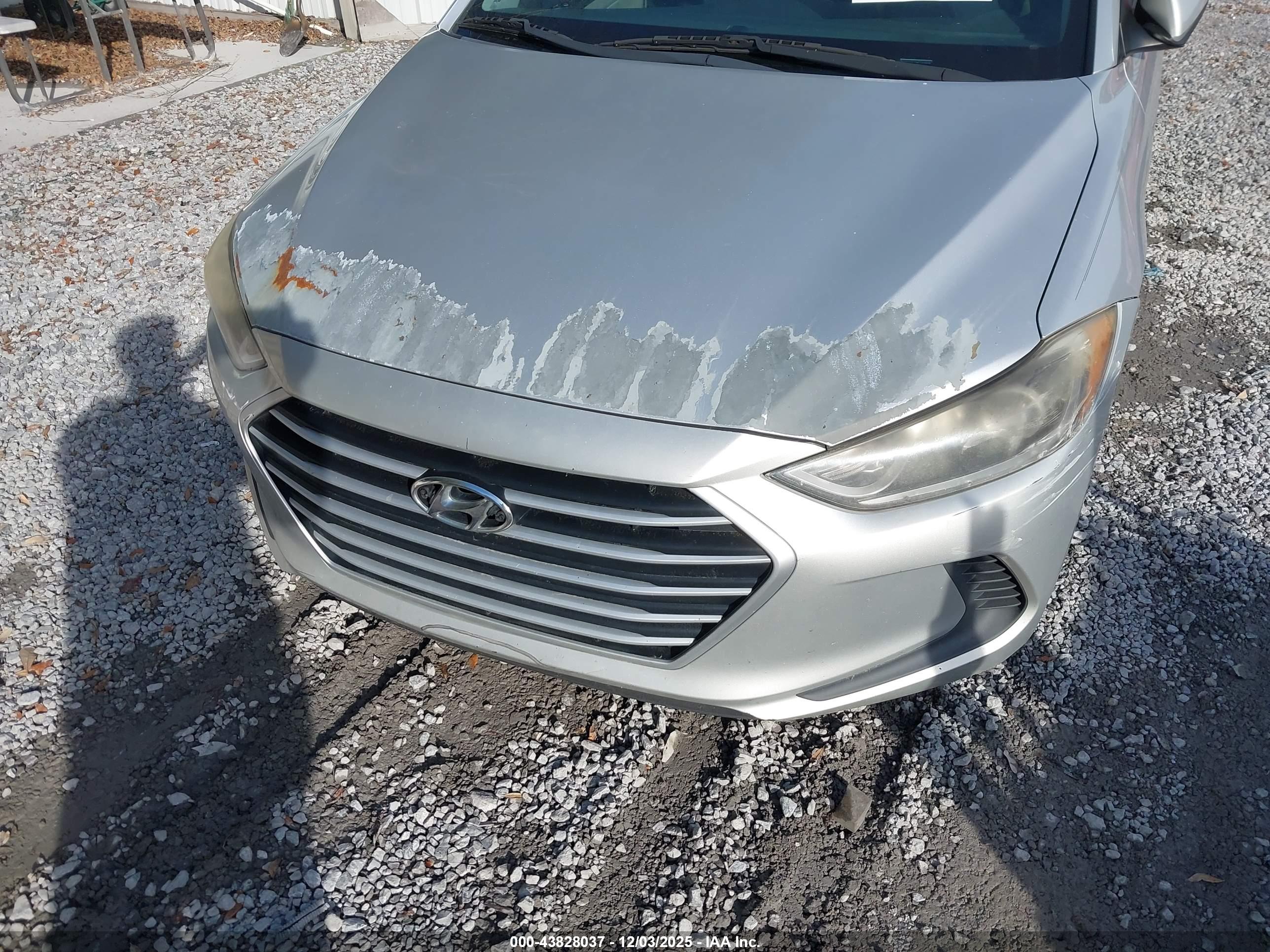 HYUNDAI ELANTRA image 6