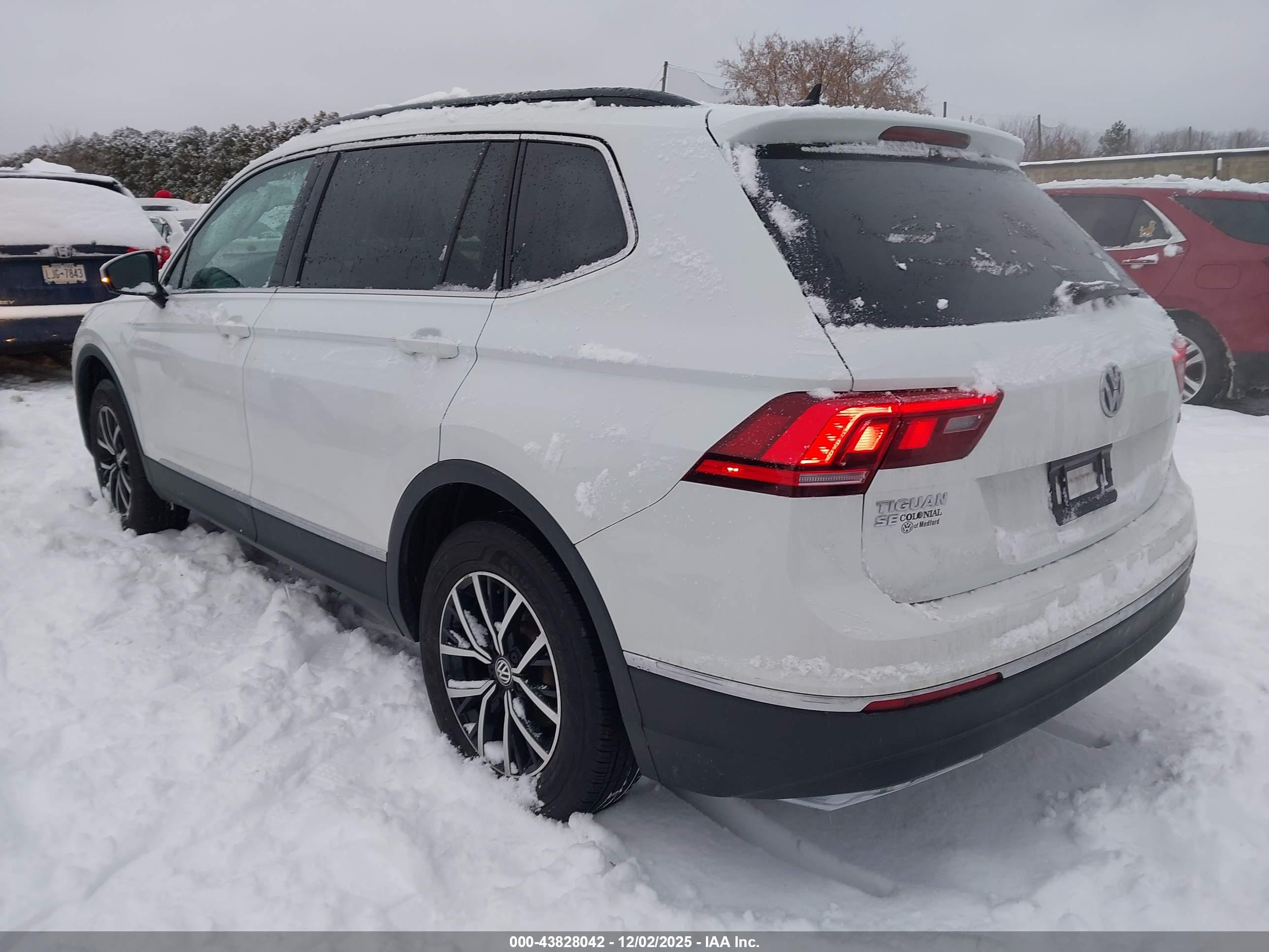 VOLKSWAGEN TIGUAN image 3