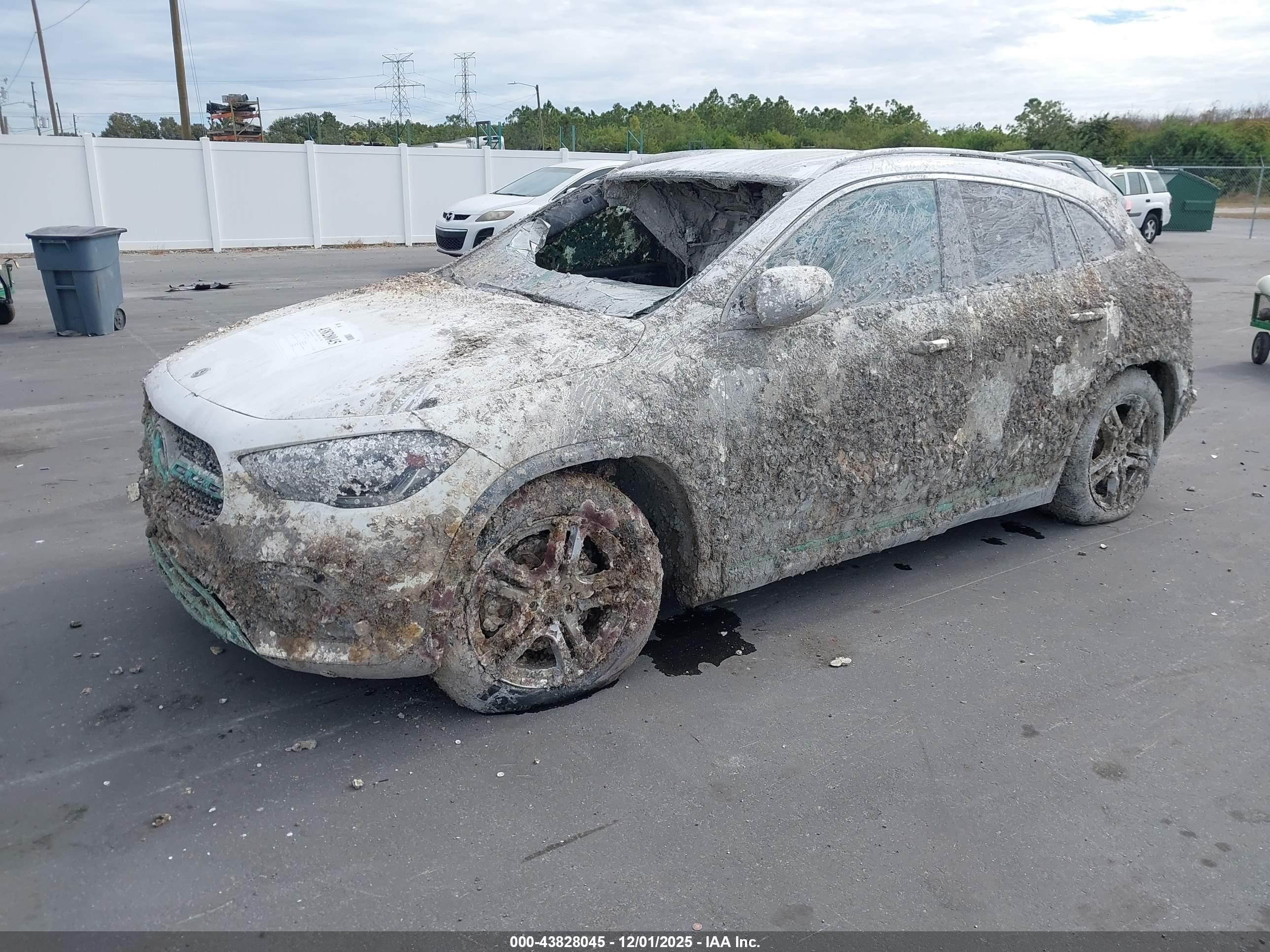 MERCEDES-BENZ GLA image 2