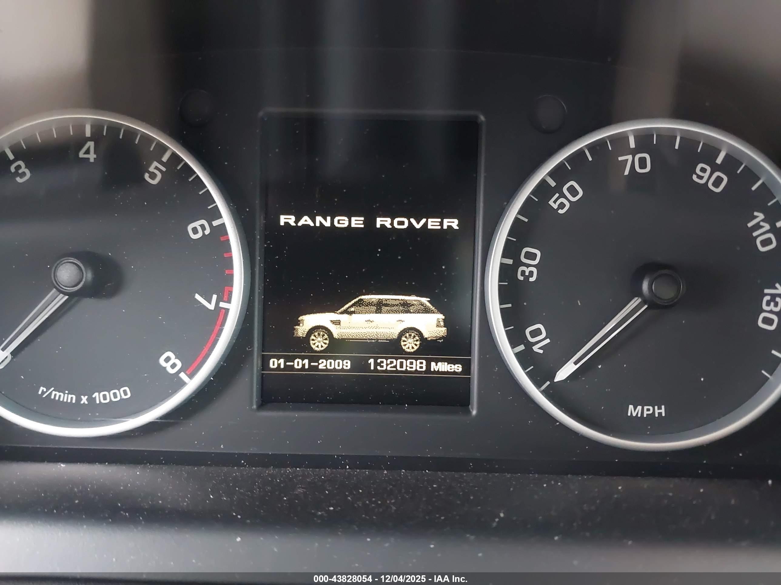 LAND ROVER image 7
