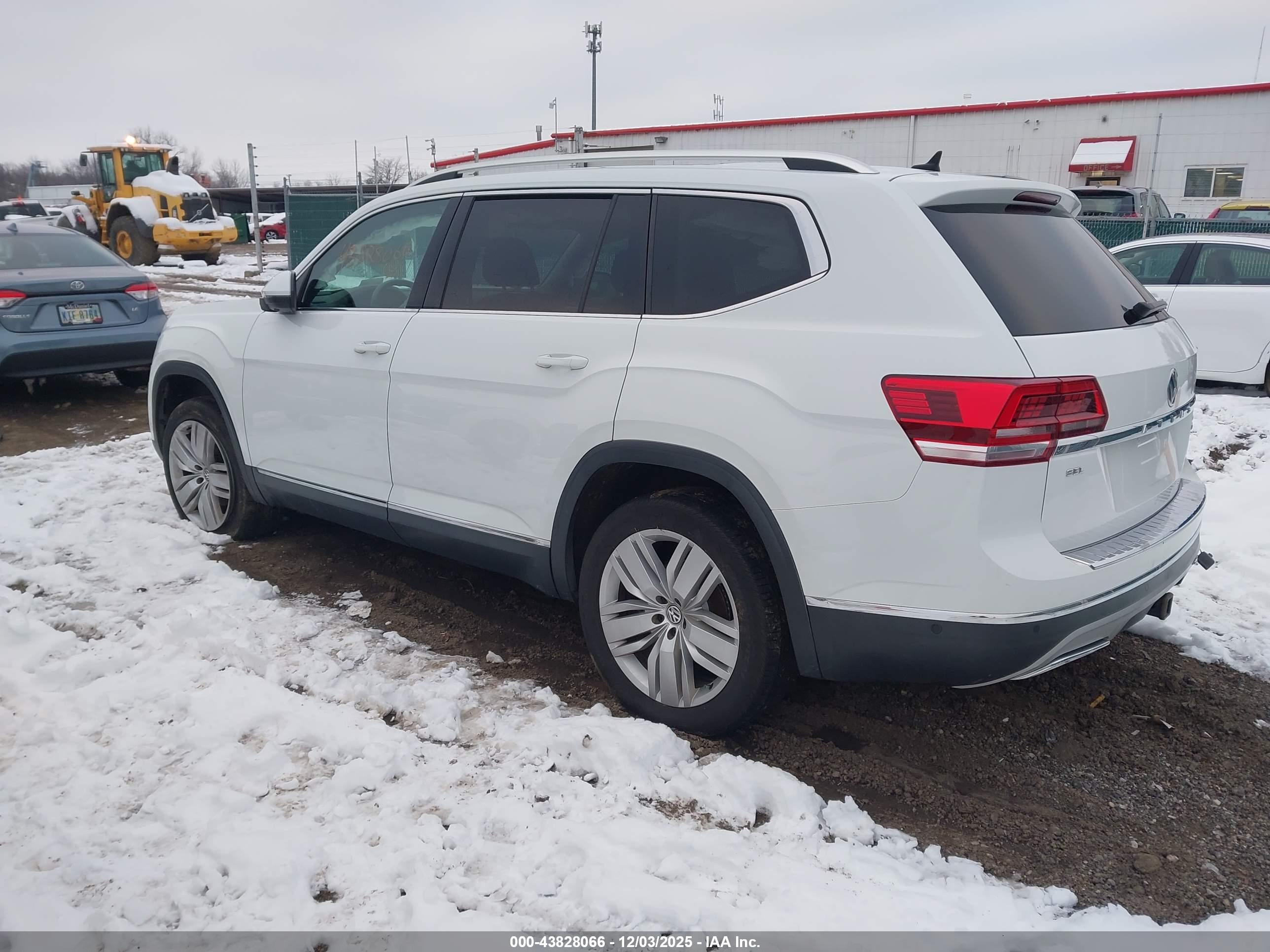 VOLKSWAGEN ATLAS image 3