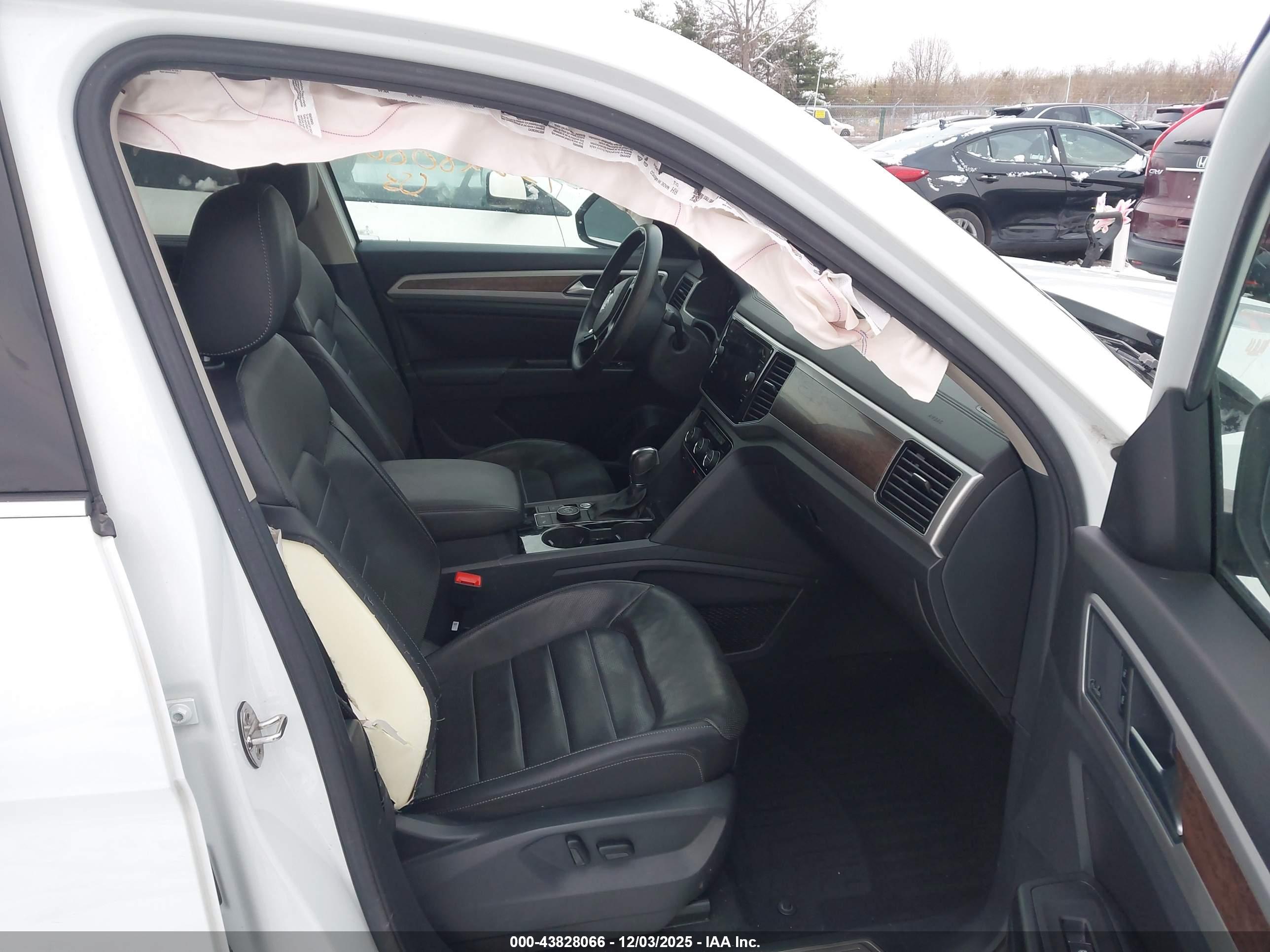 VOLKSWAGEN ATLAS image 5