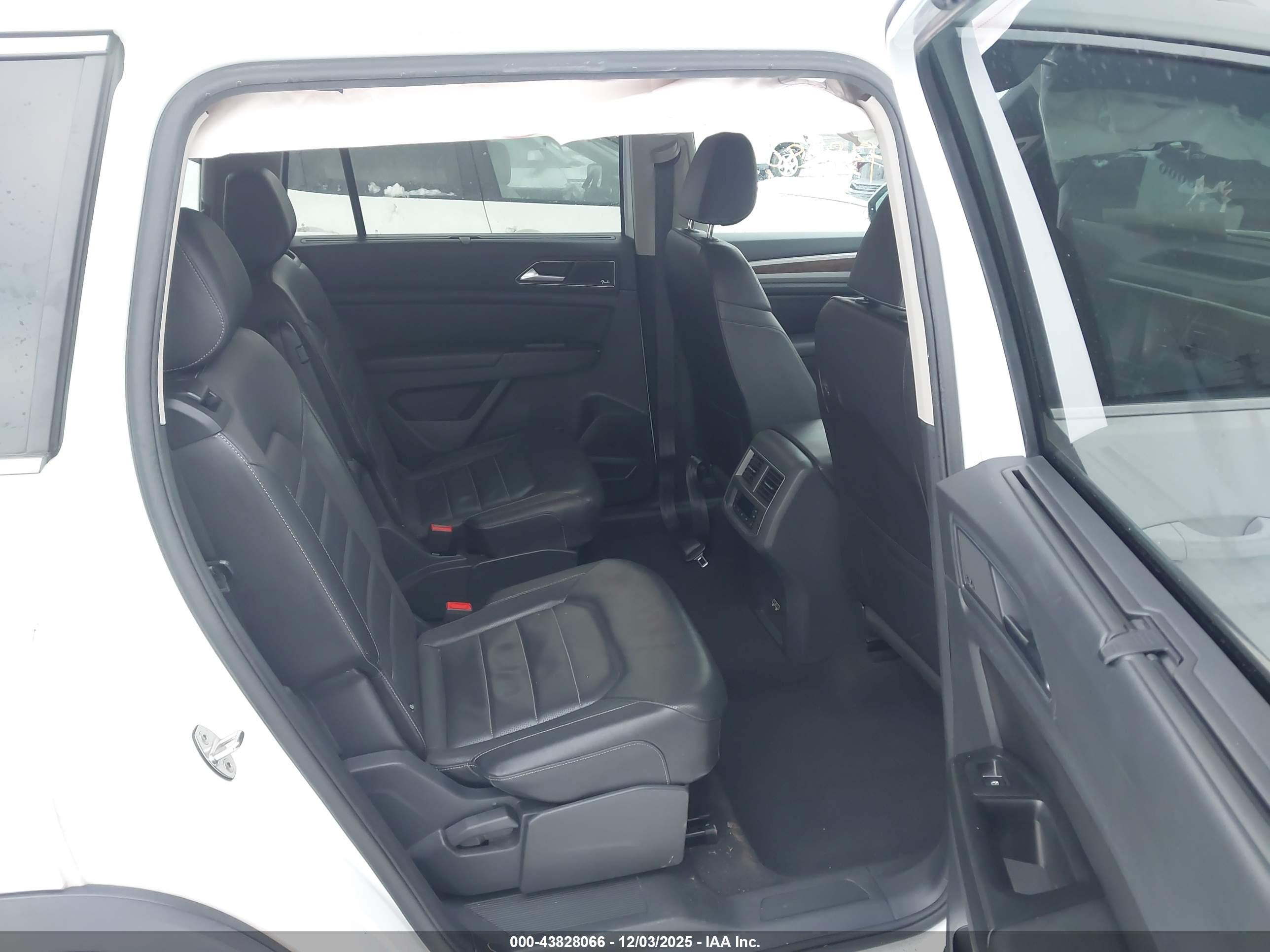 VOLKSWAGEN ATLAS image 8