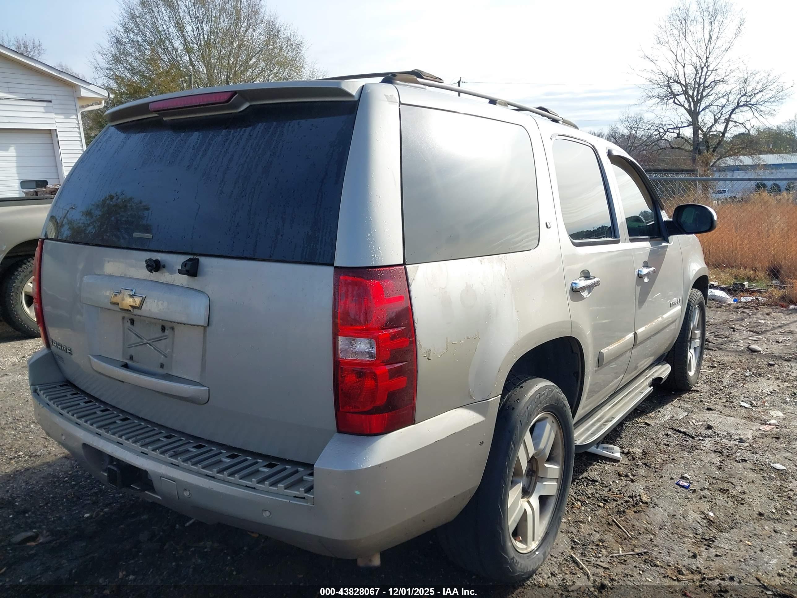 CHEVROLET TAHOE image 4