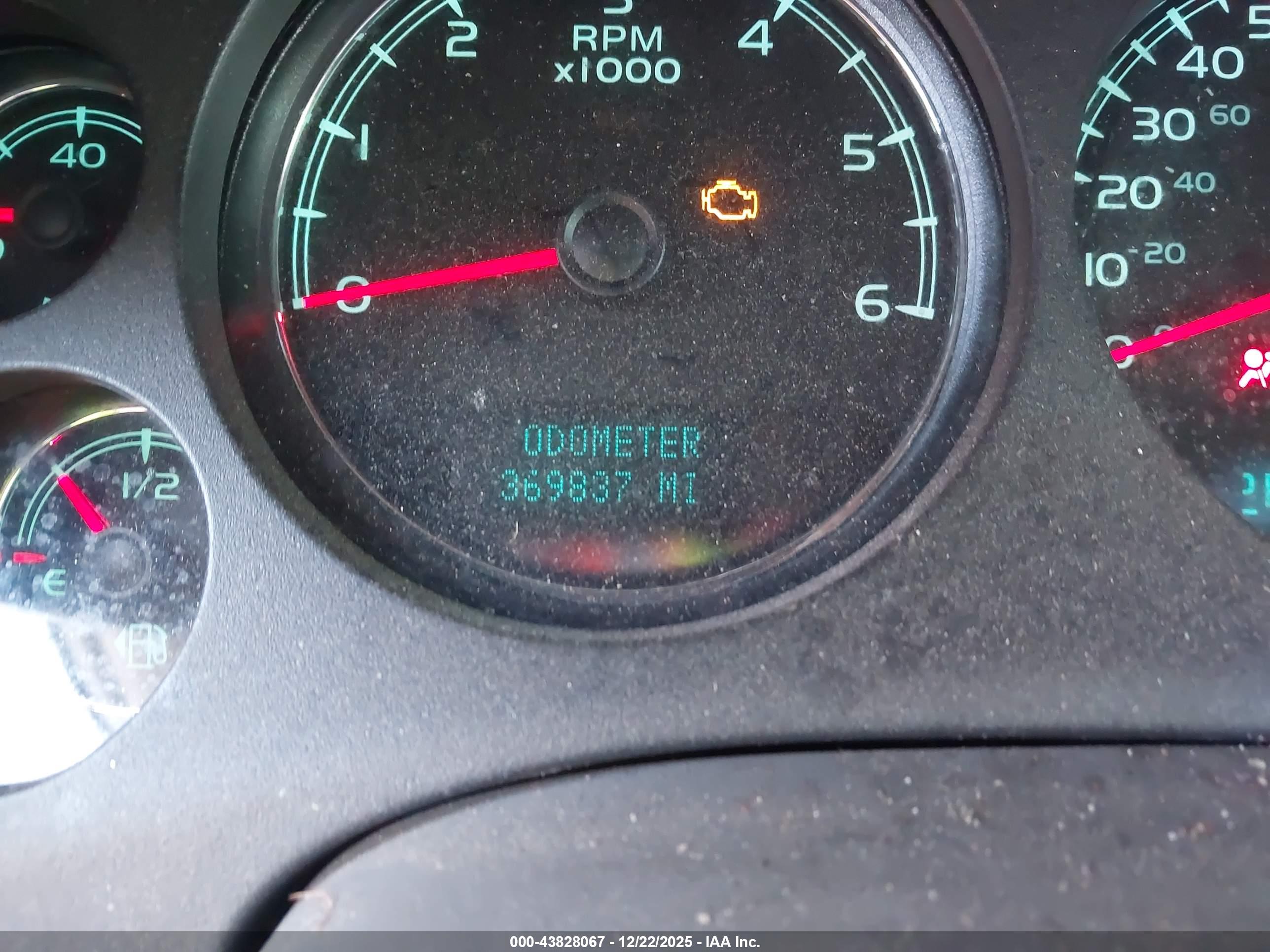 CHEVROLET TAHOE image 7