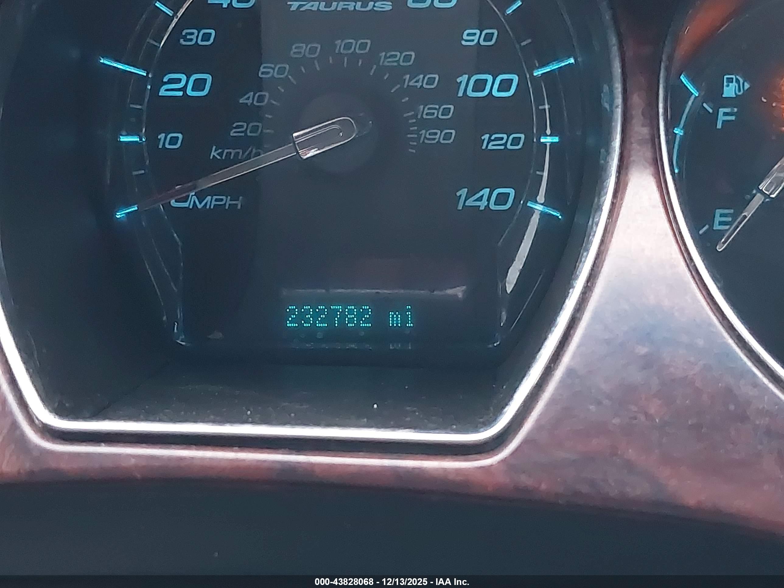 FORD TAURUS image 7