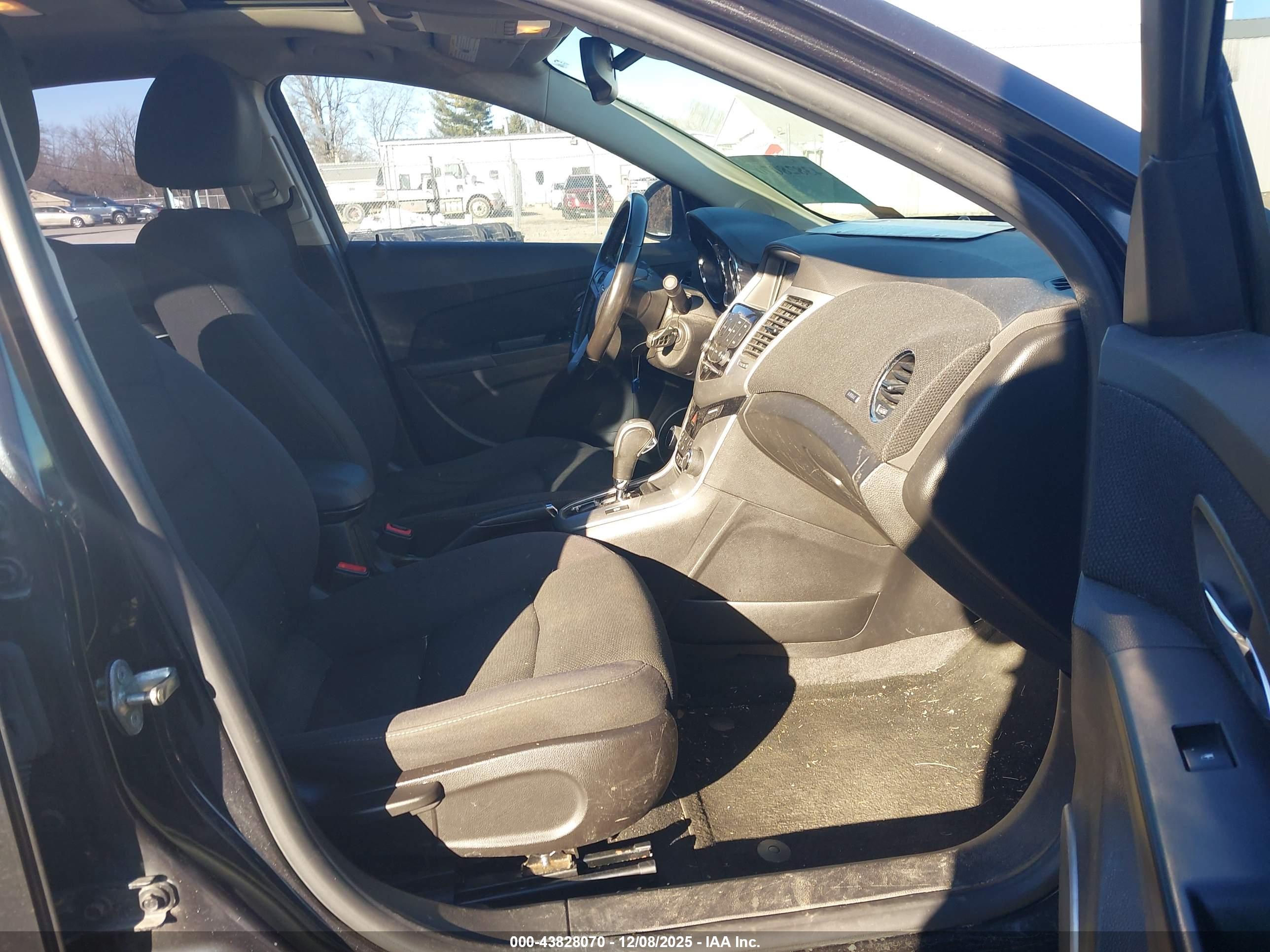 CHEVROLET CRUZE image 5