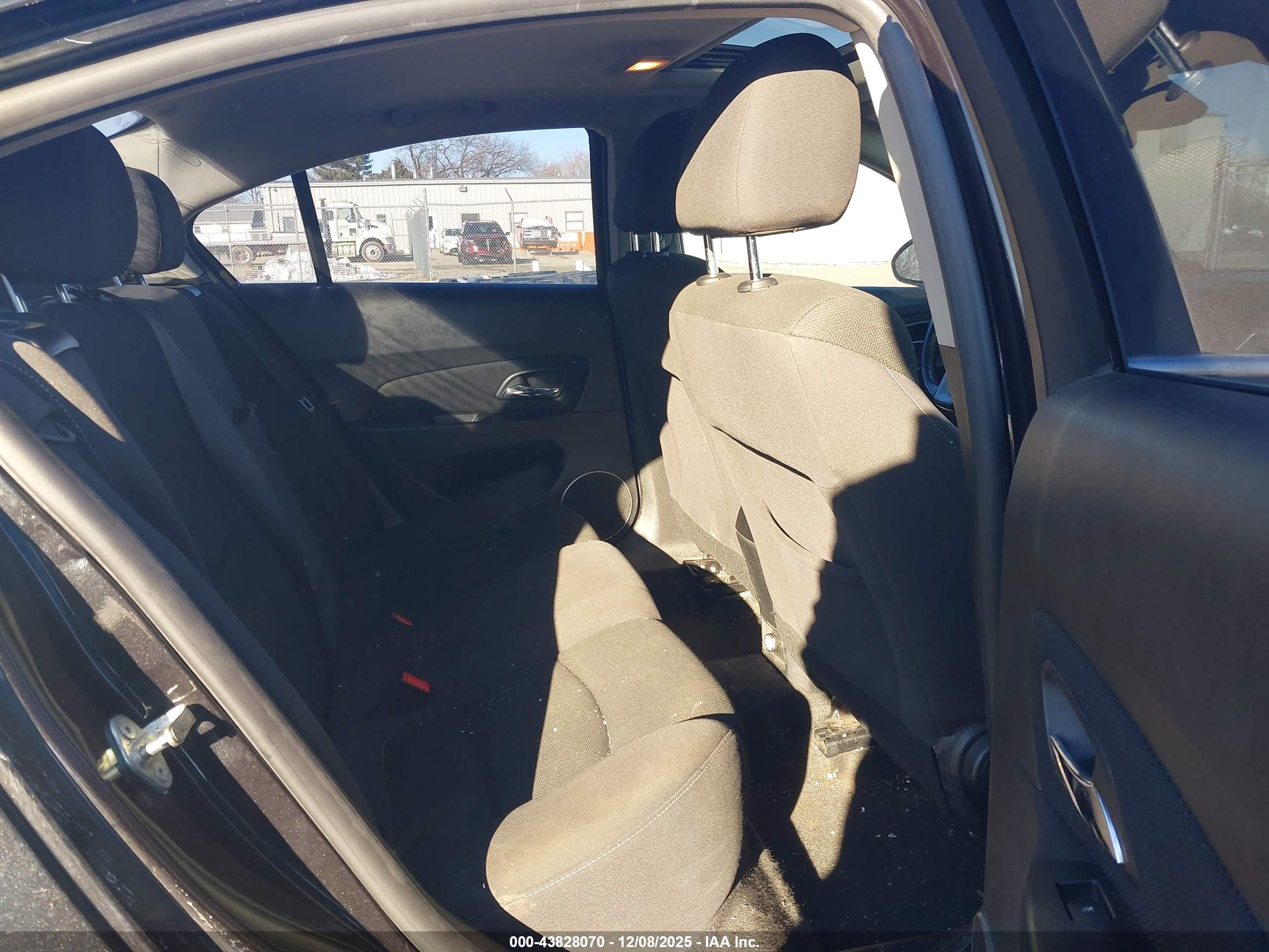 CHEVROLET CRUZE image 8