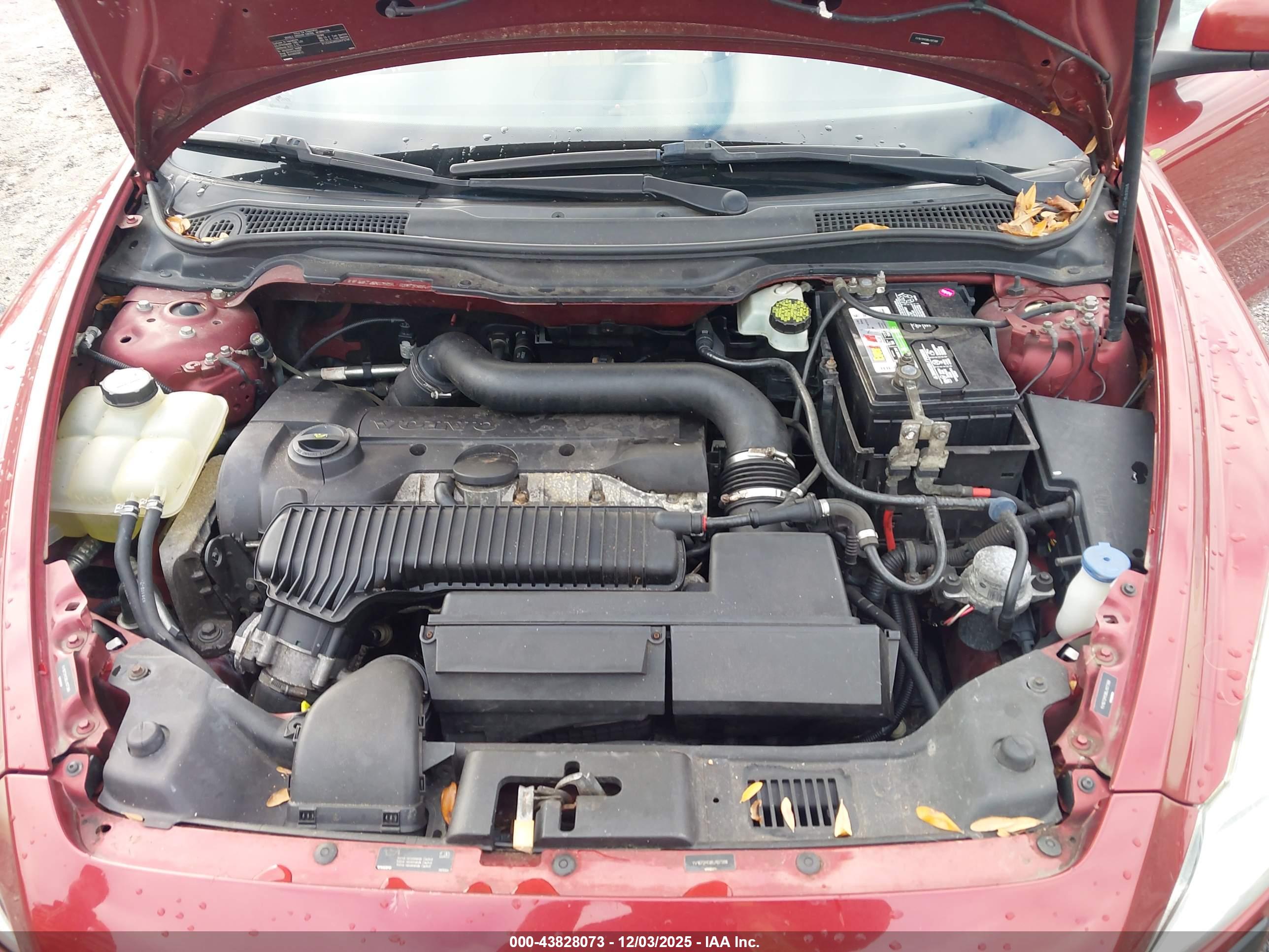 VOLVO C70 image 10