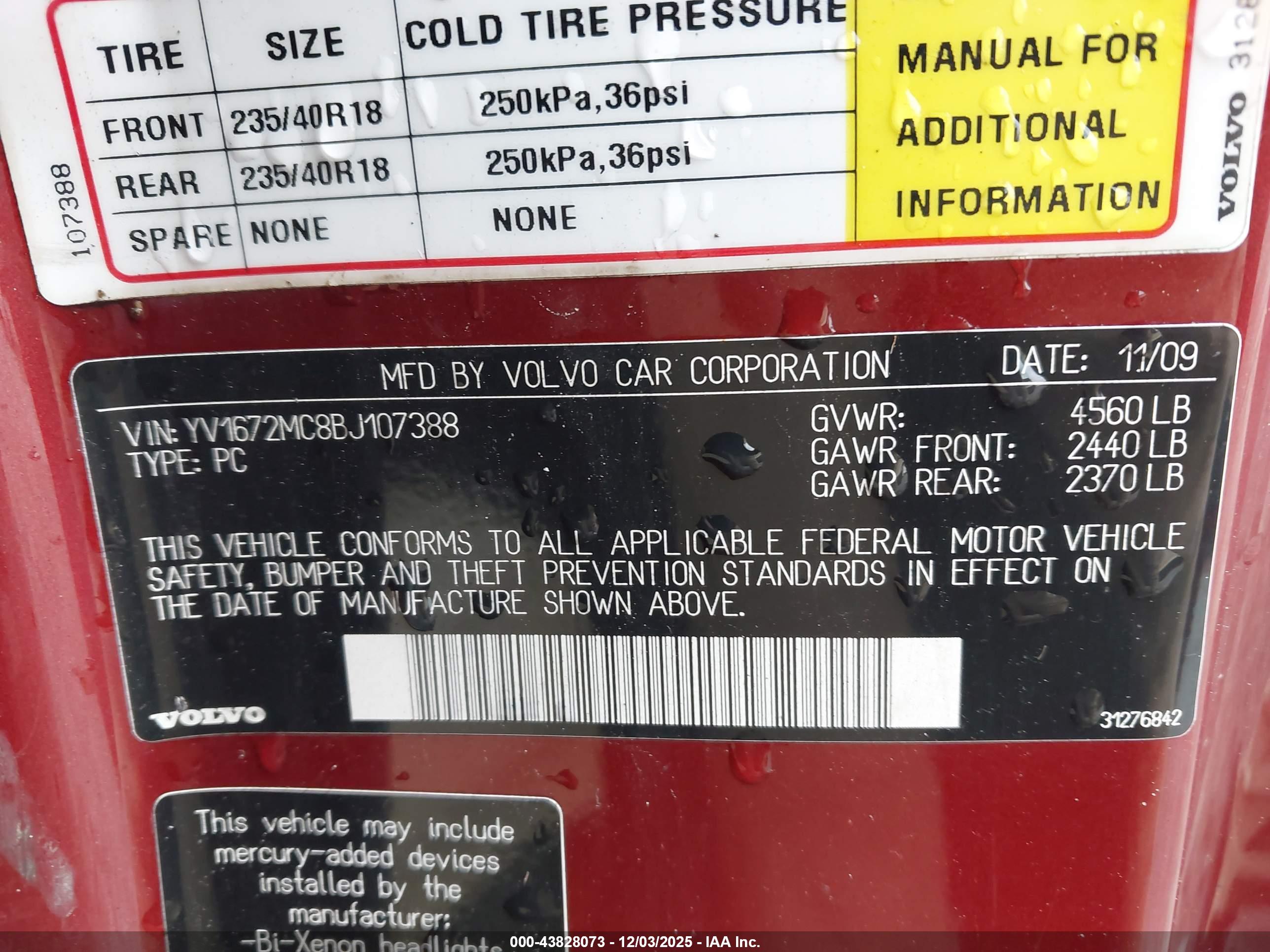 VOLVO C70 image 9