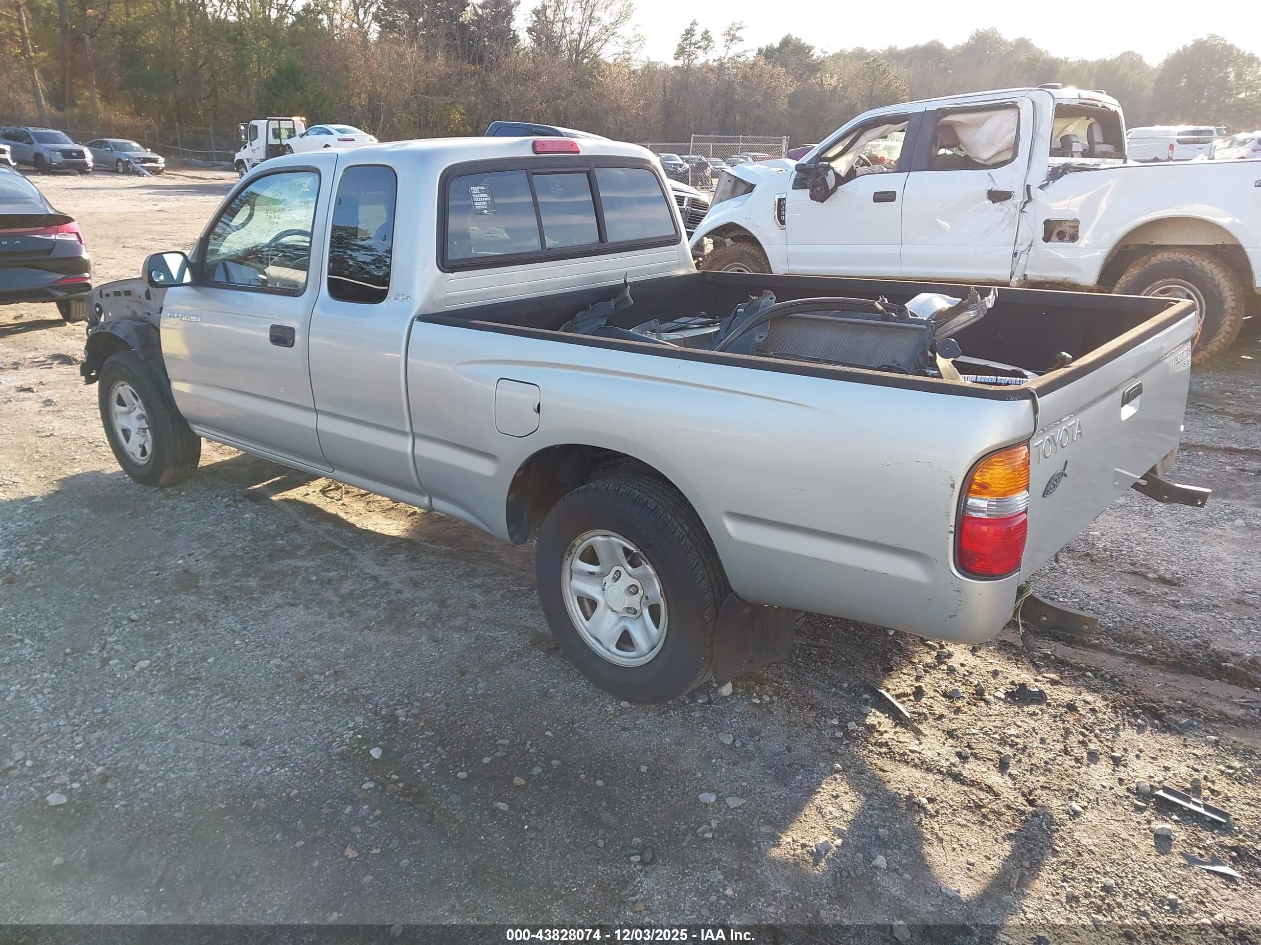 TOYOTA TACOMA image 3