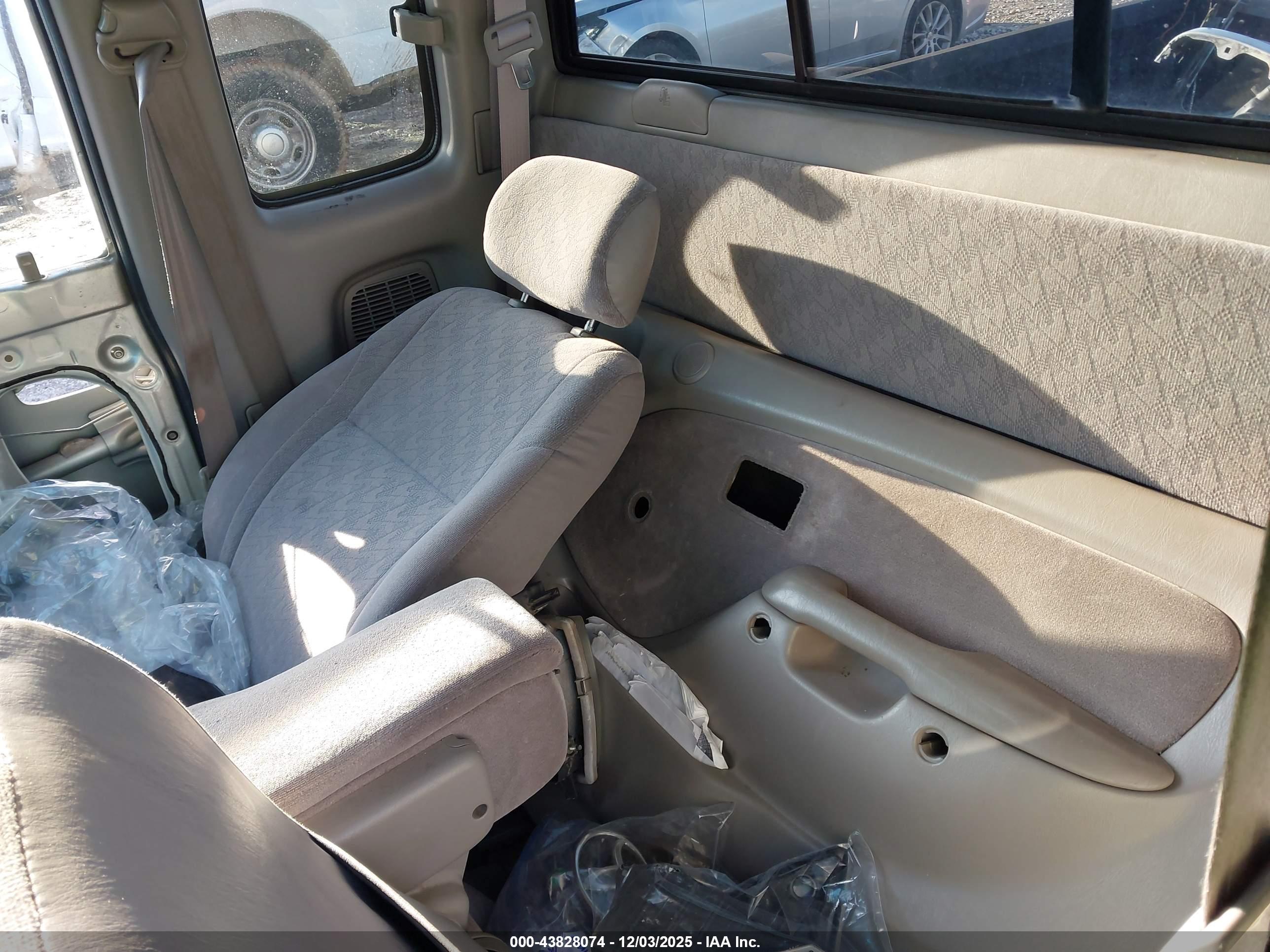 TOYOTA TACOMA image 8
