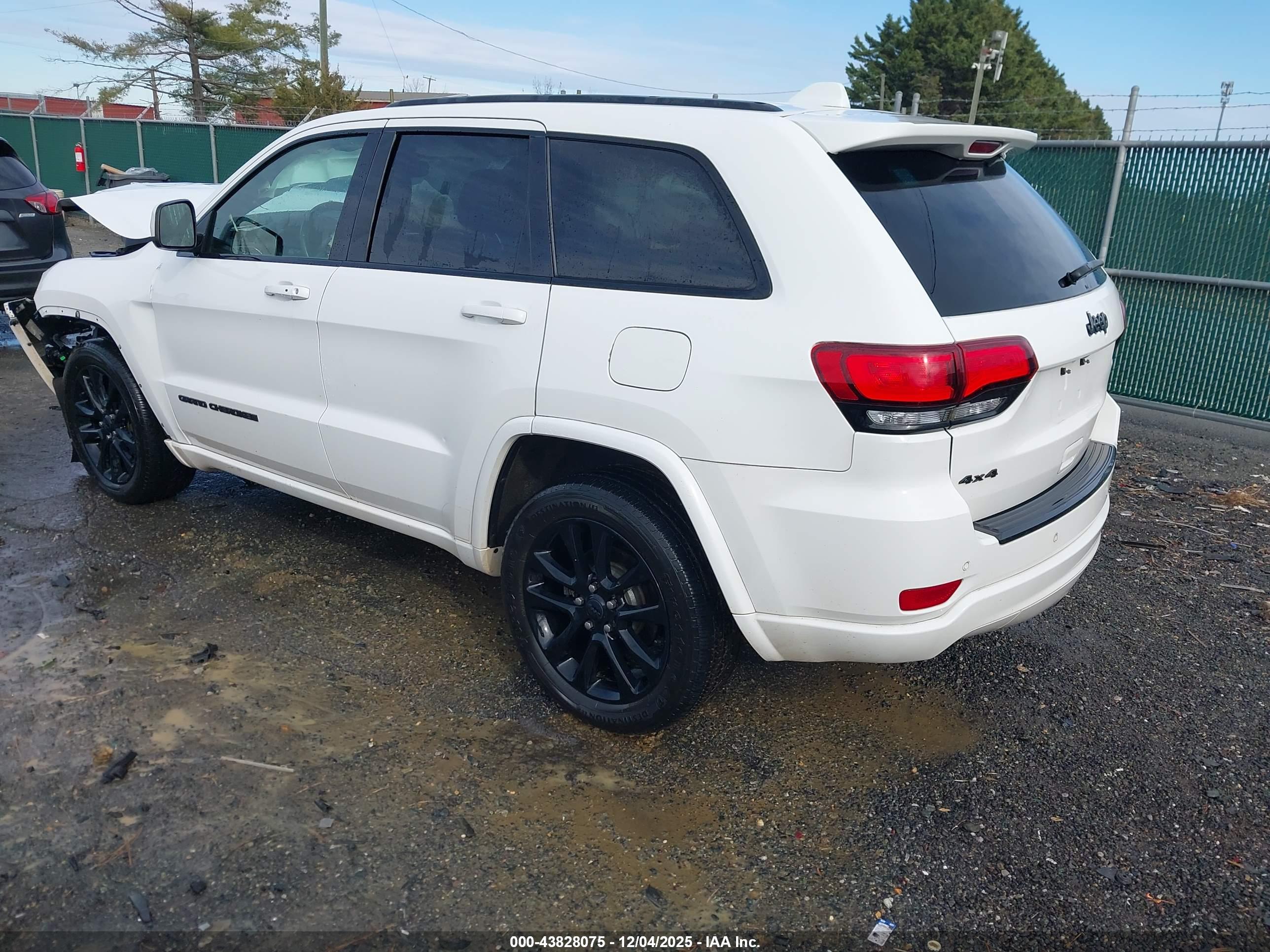 JEEP GRAND image 3