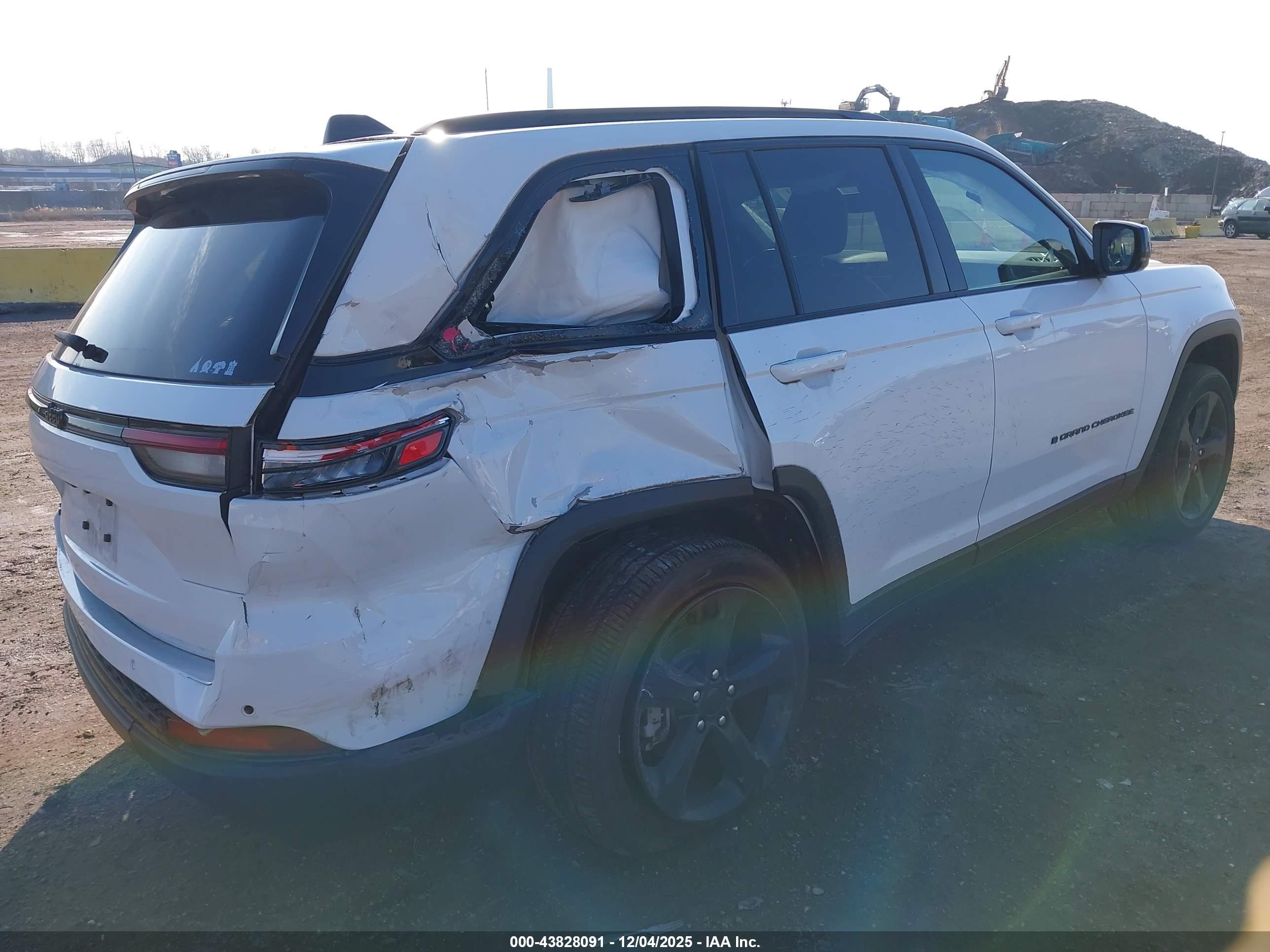 JEEP GRAND image 4