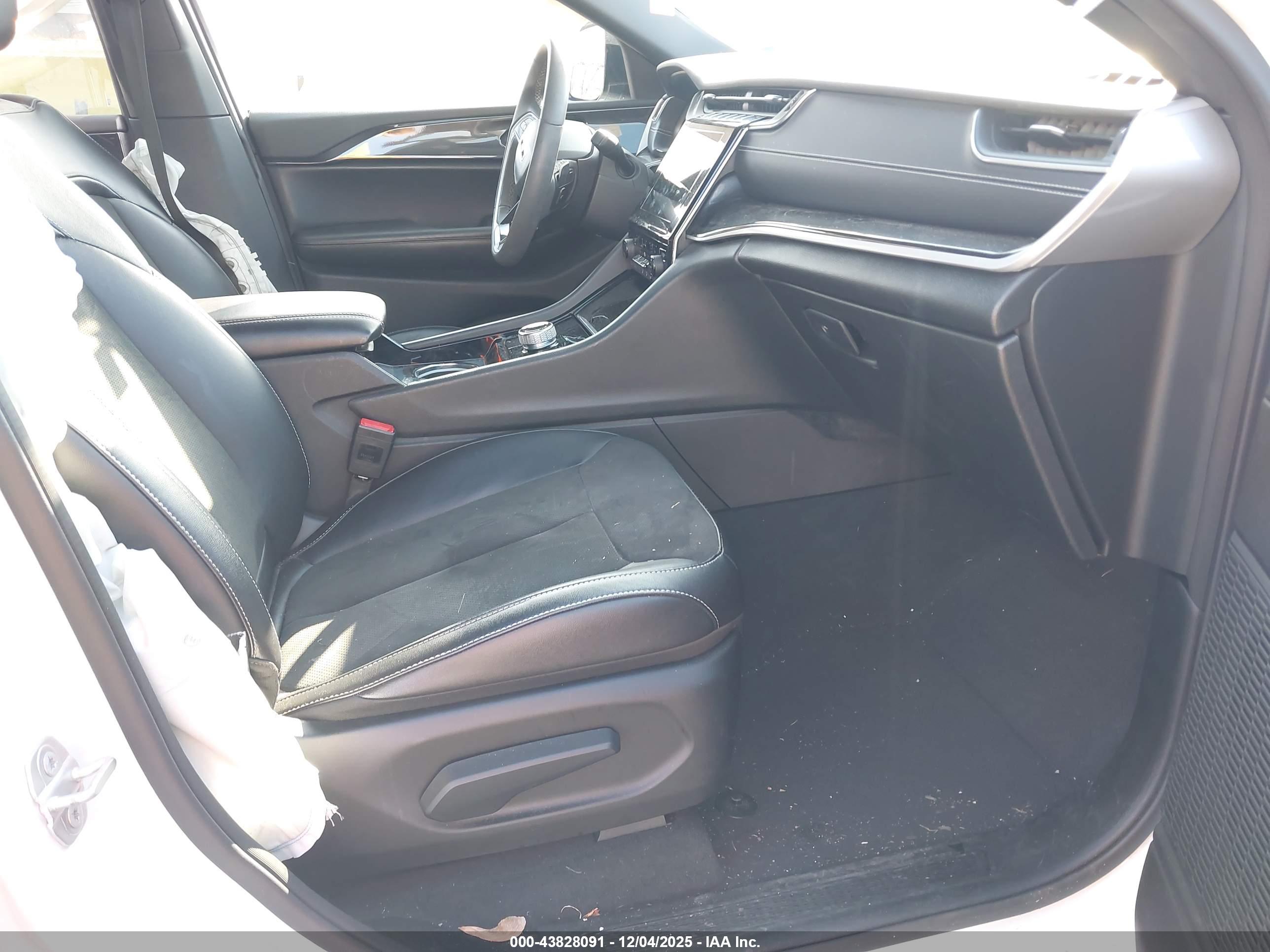 JEEP GRAND image 5