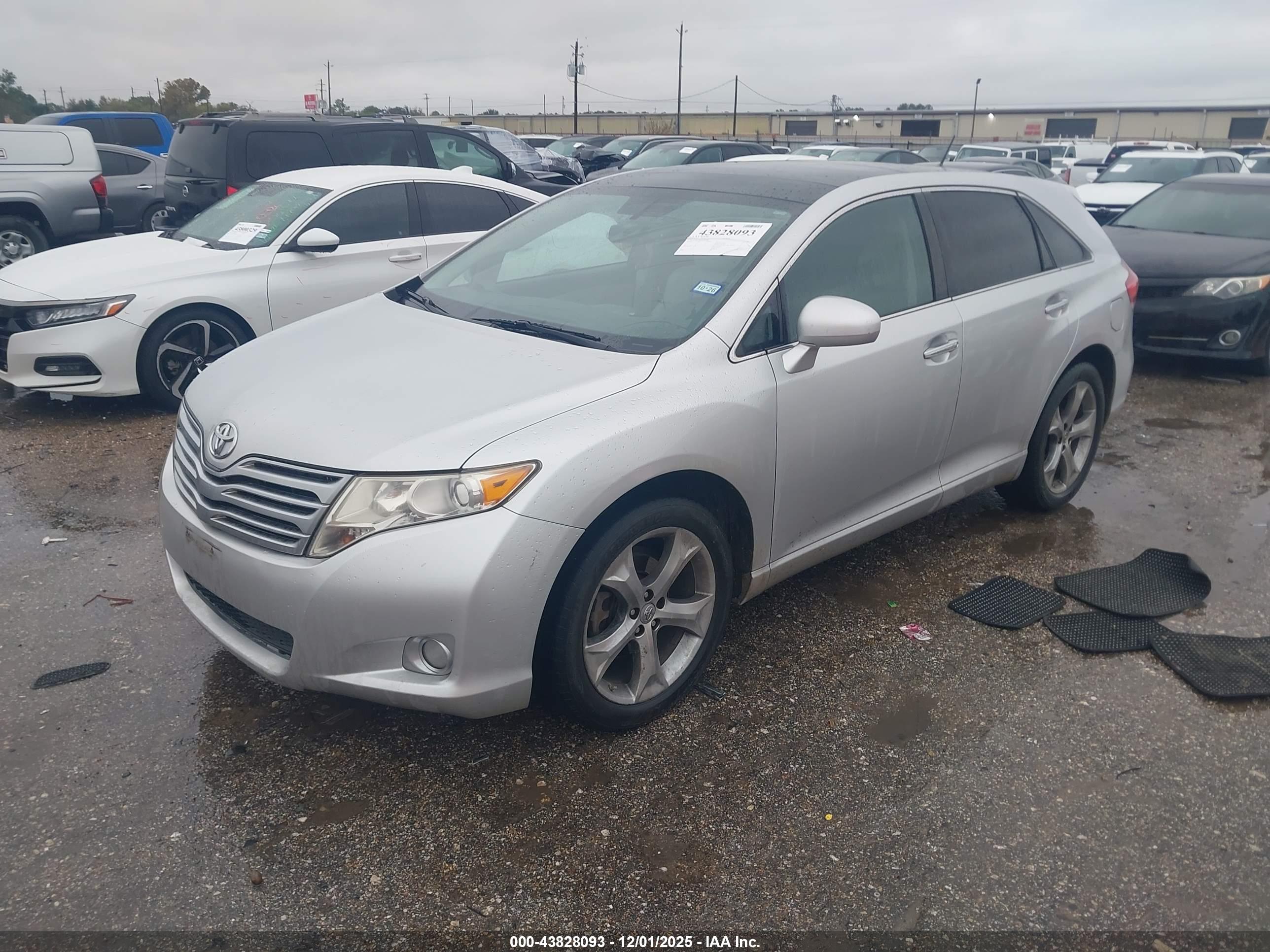TOYOTA VENZA image 2