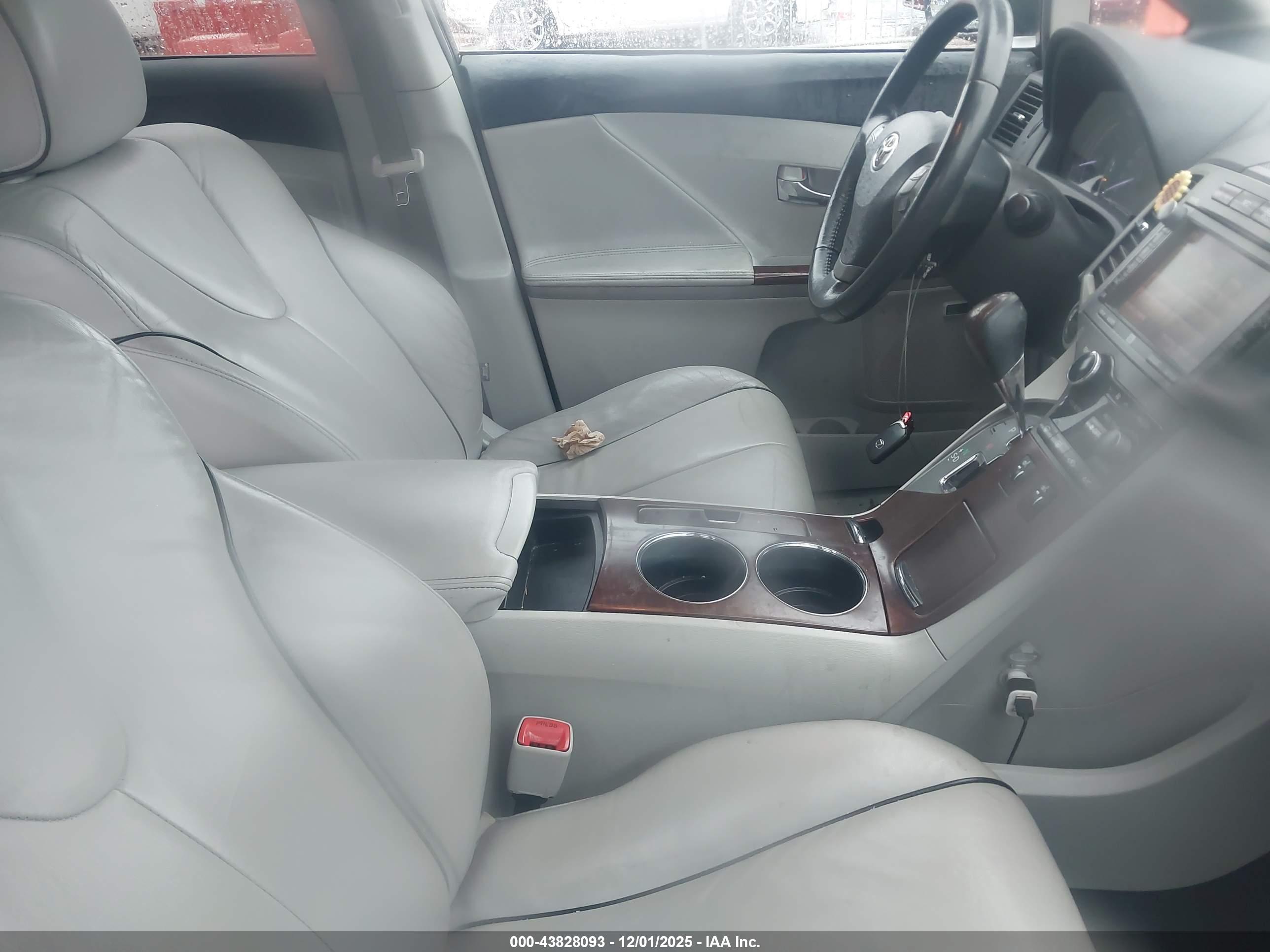 TOYOTA VENZA image 5