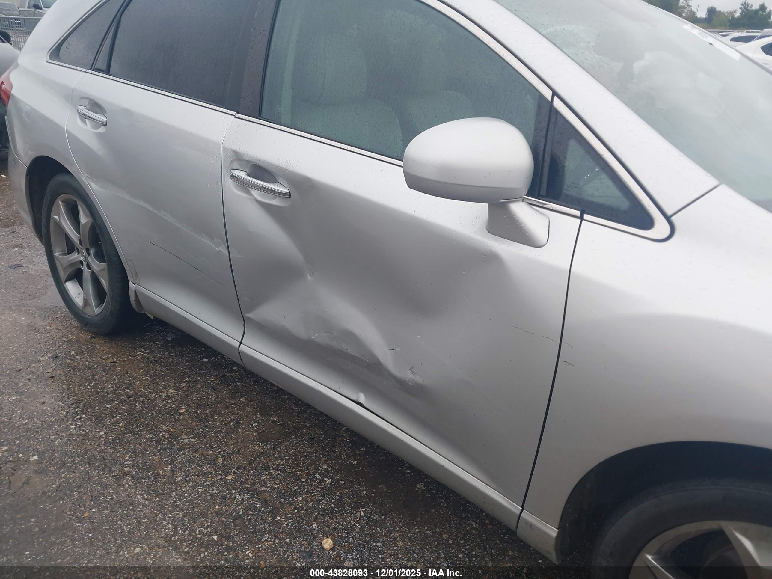 TOYOTA VENZA image 6