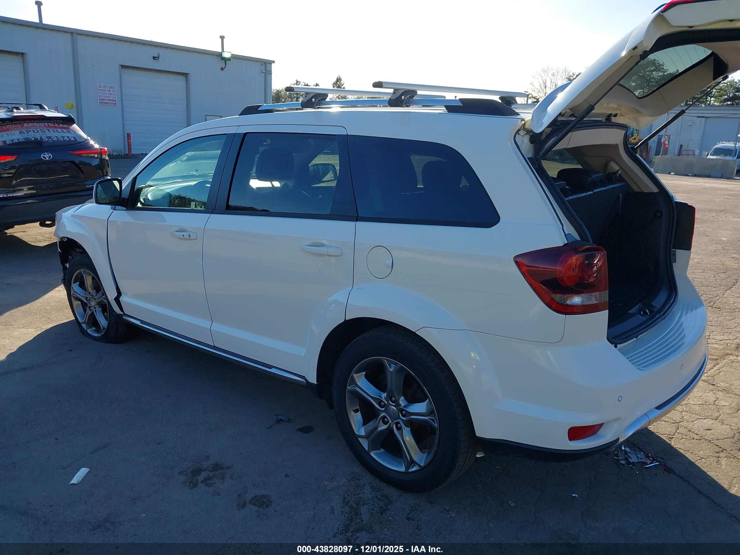 DODGE JOURNEY image 3