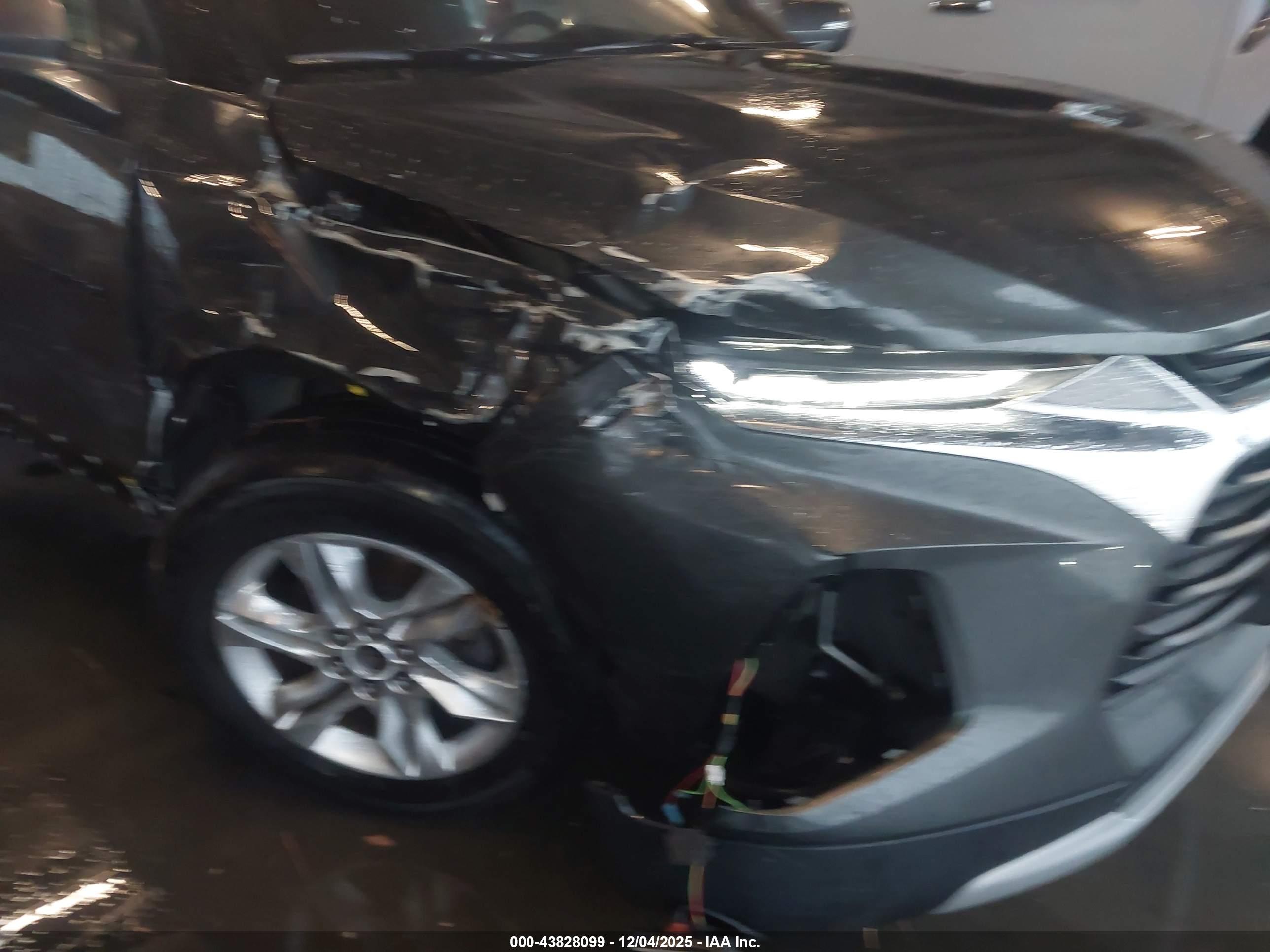 CHEVROLET BLAZER image 6