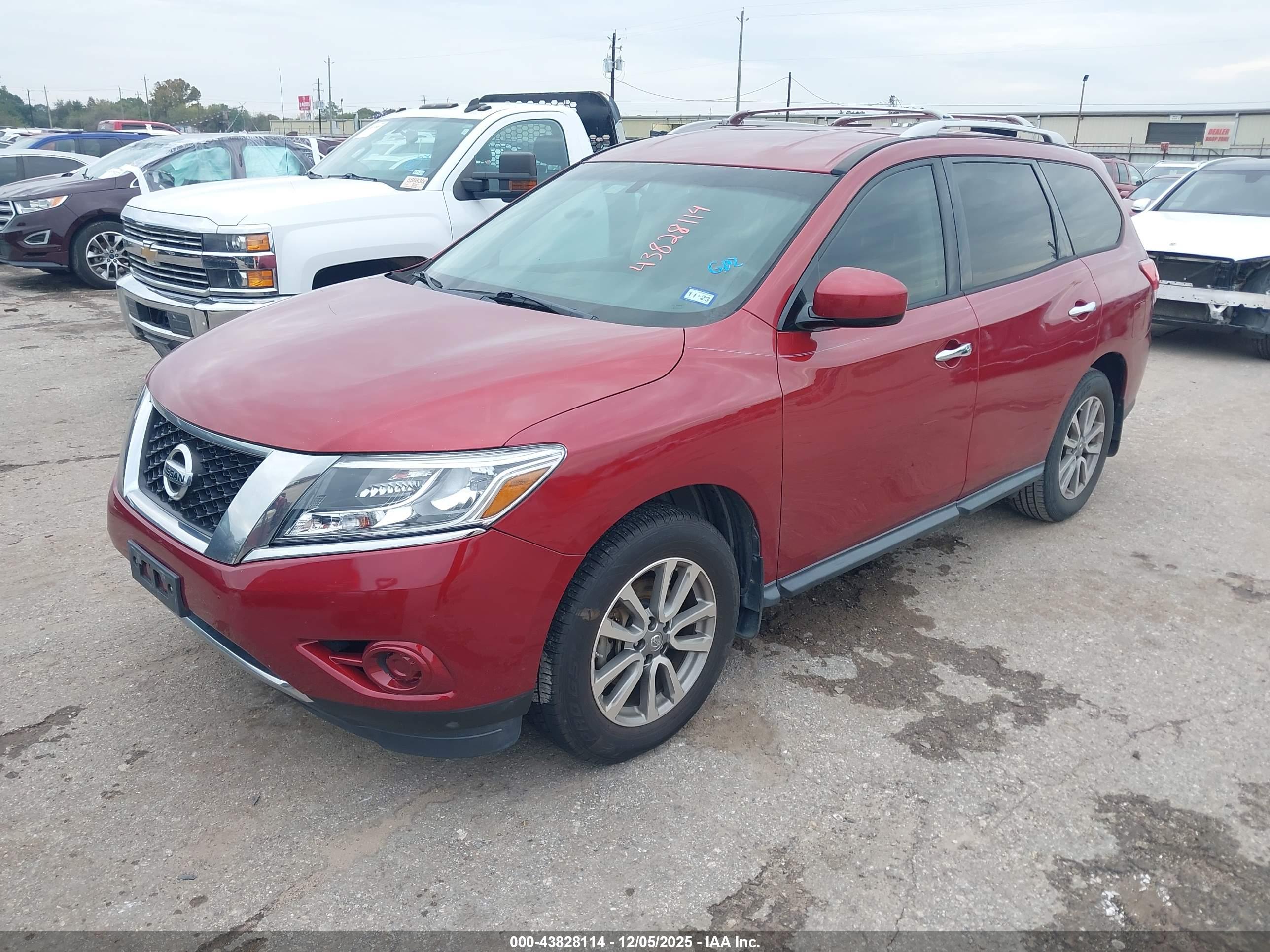 NISSAN PATHFINDER image 2