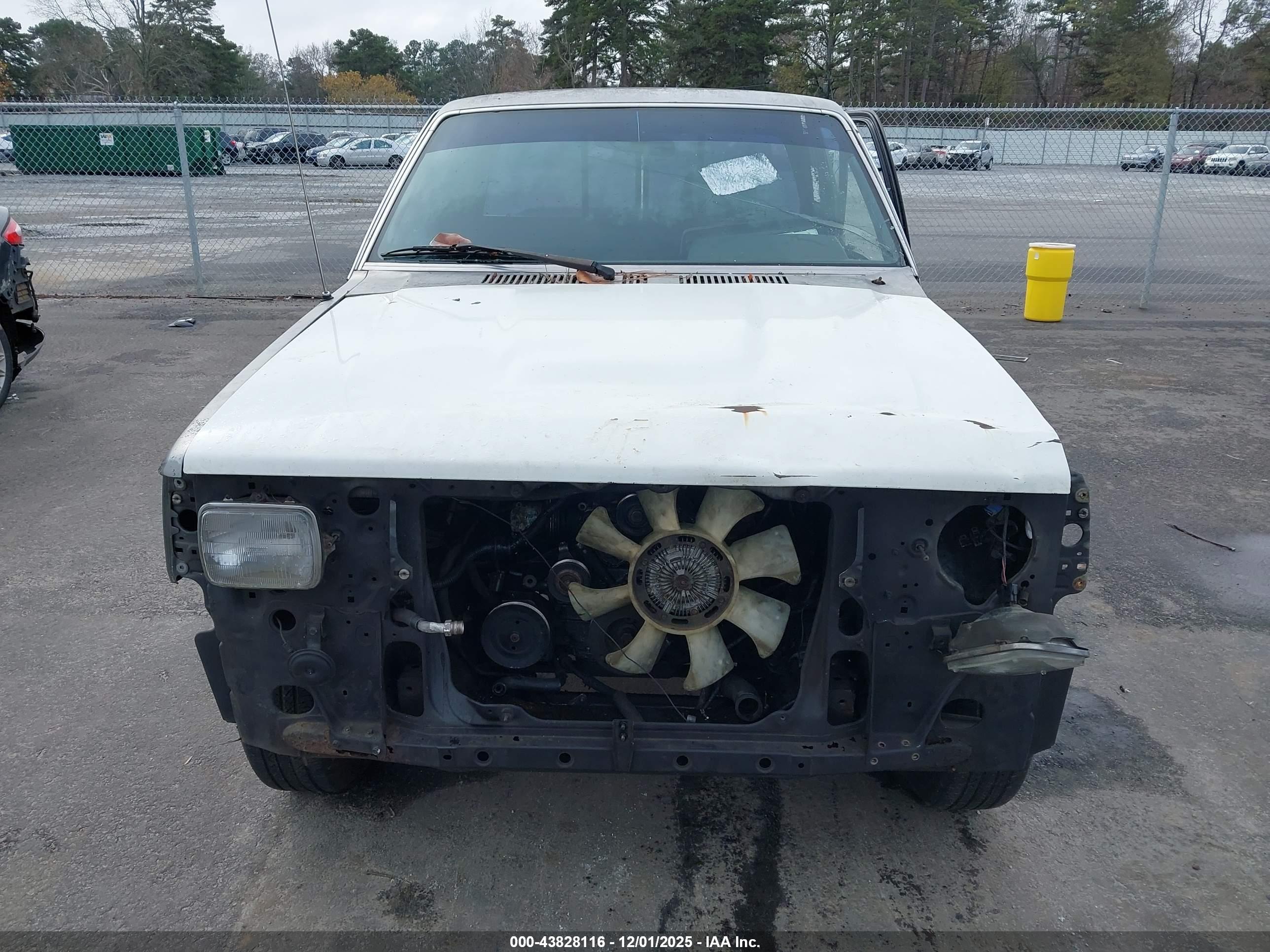 MAZDA B2600 image 6