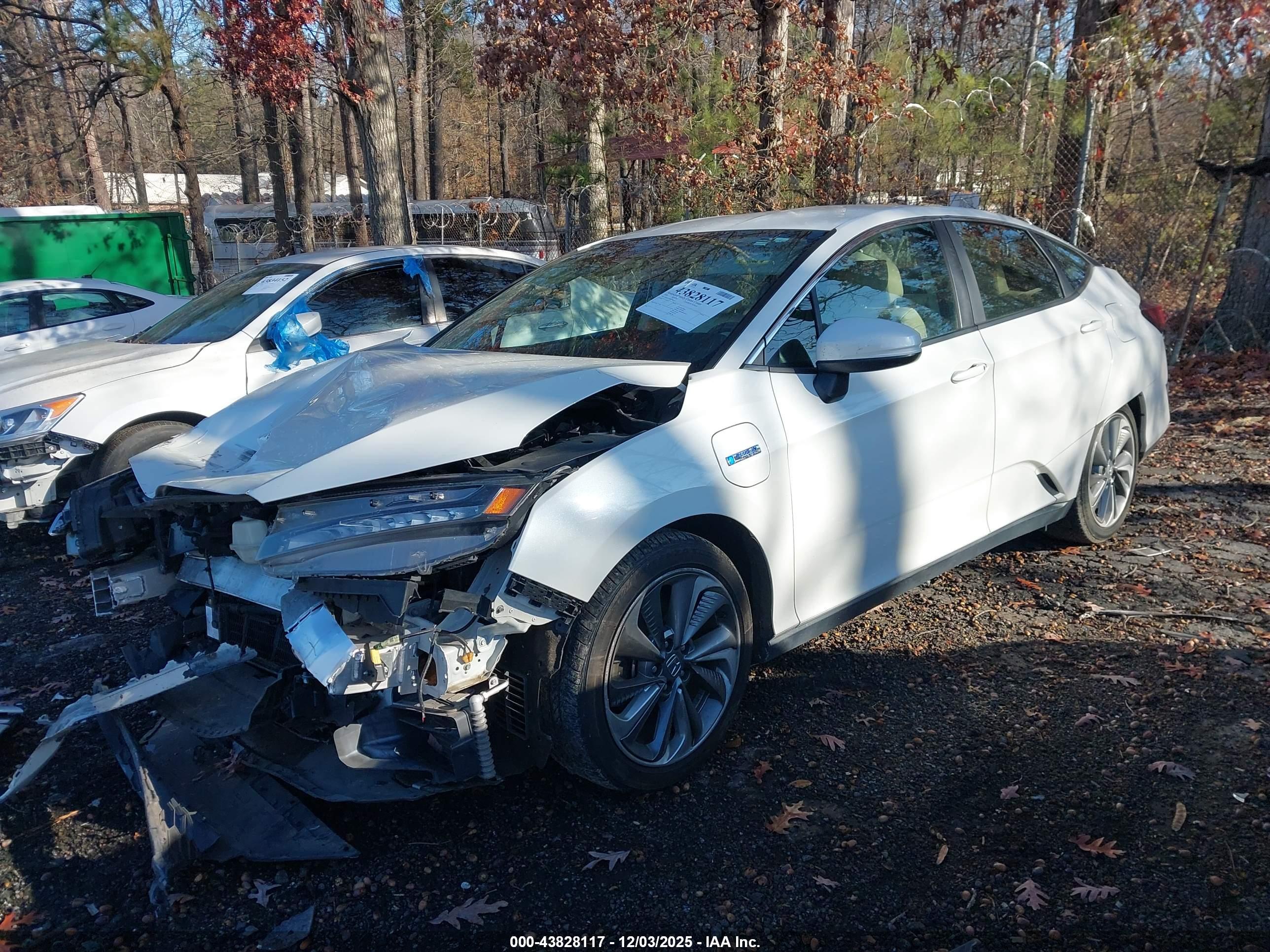 HONDA CLARITY image 2