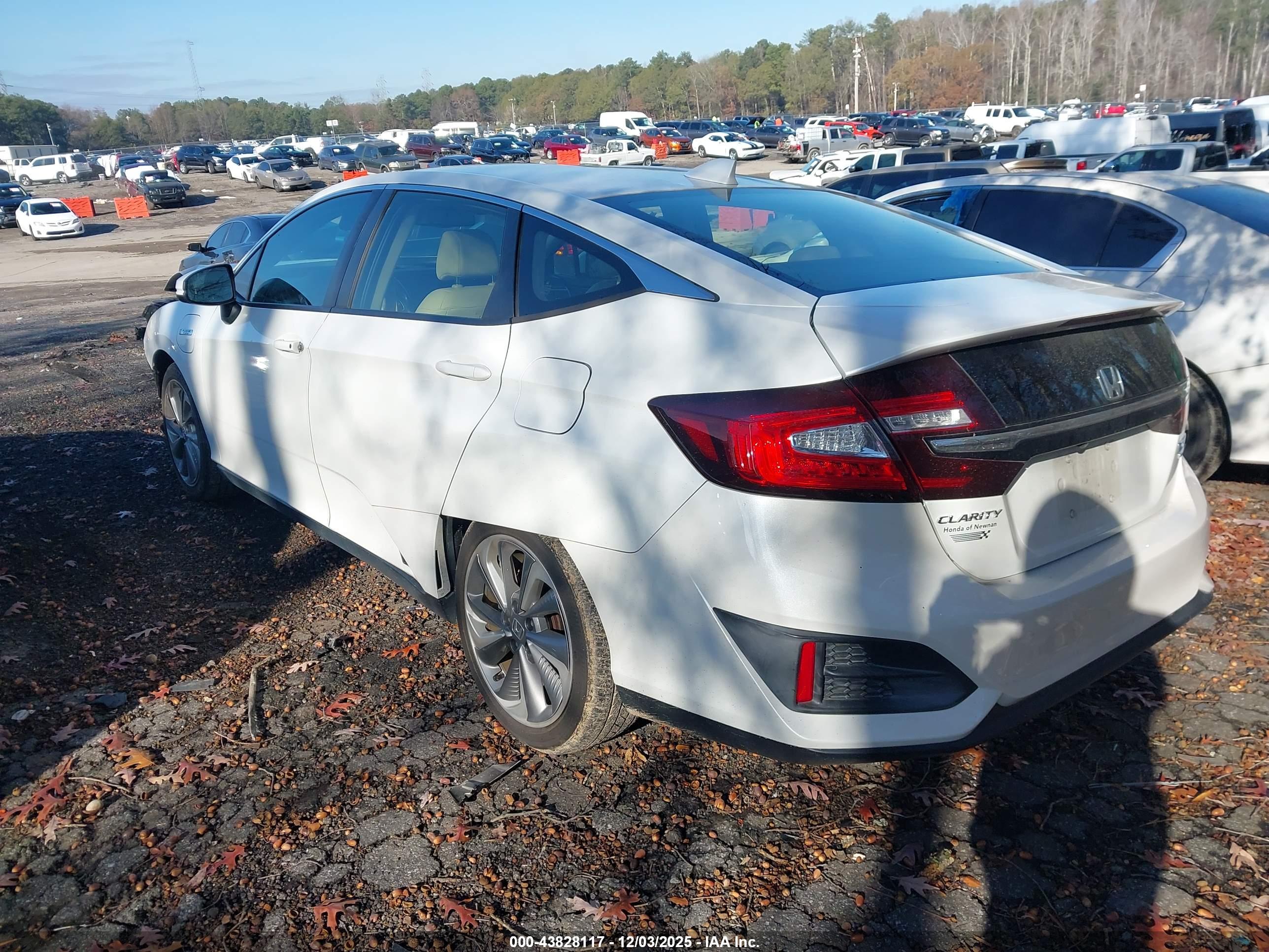 HONDA CLARITY image 3