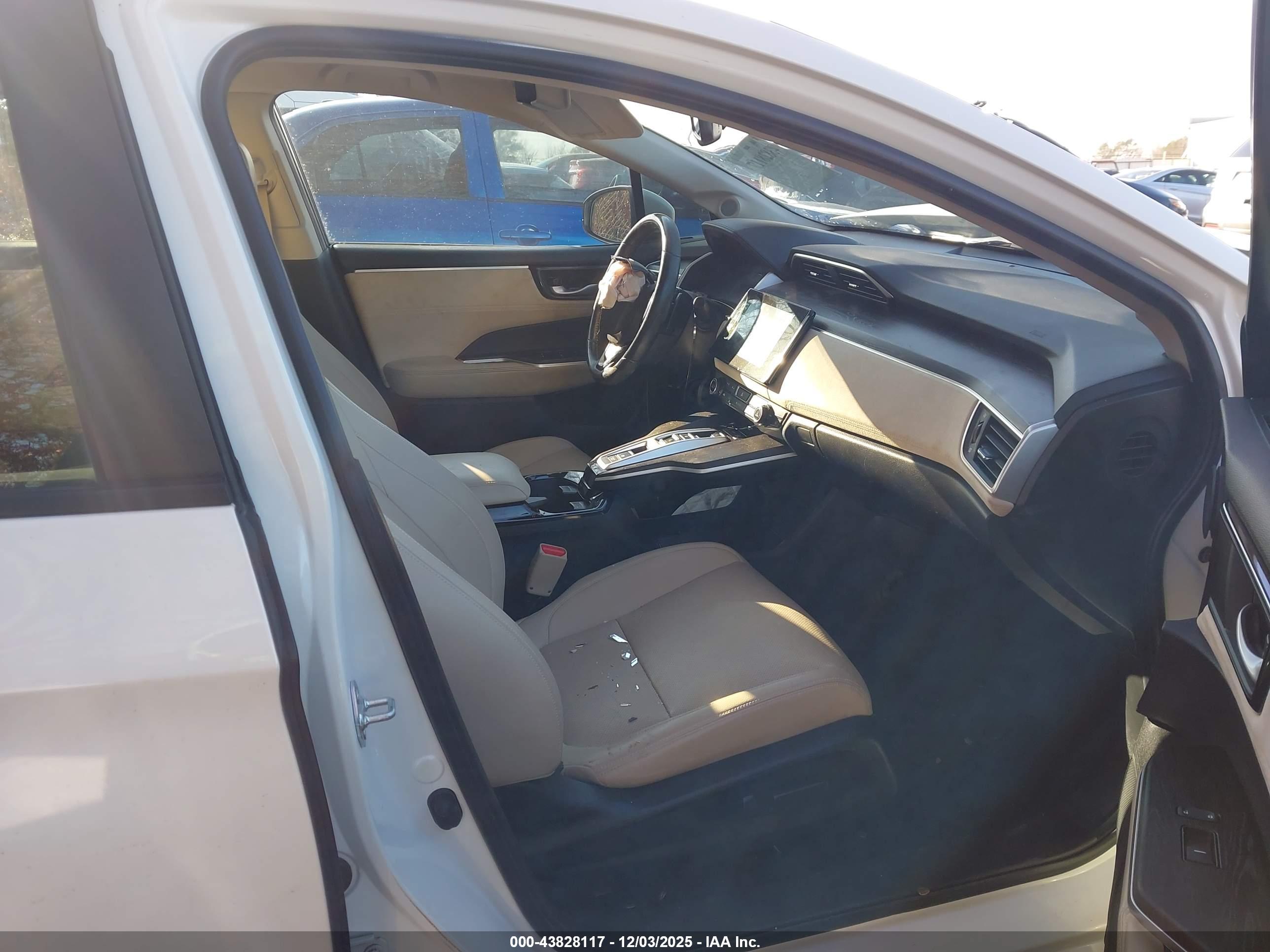 HONDA CLARITY image 5