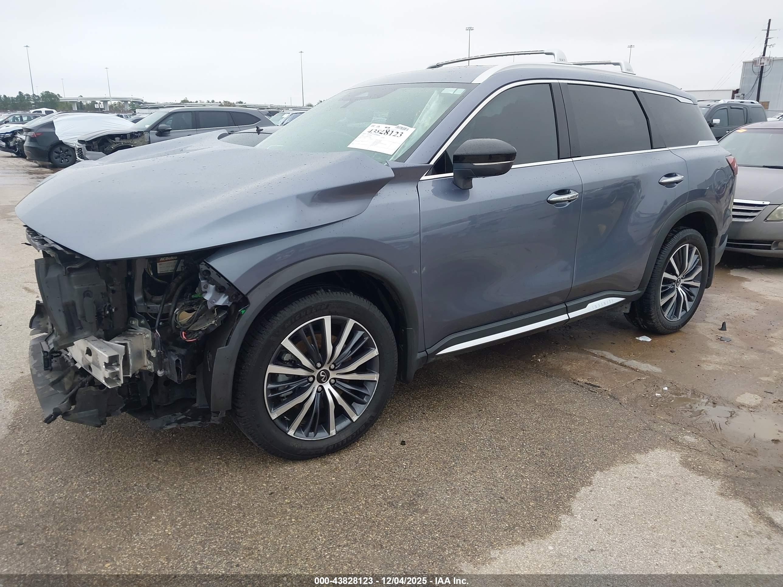 INFINITI QX60 image 2