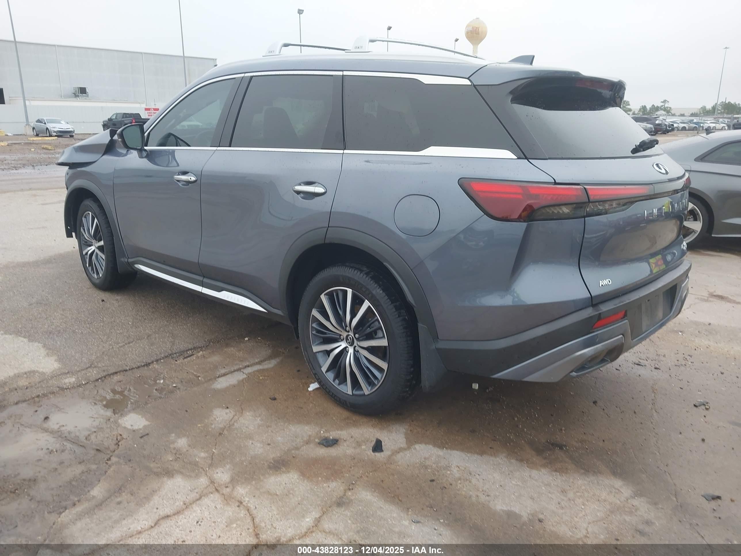 INFINITI QX60 image 3