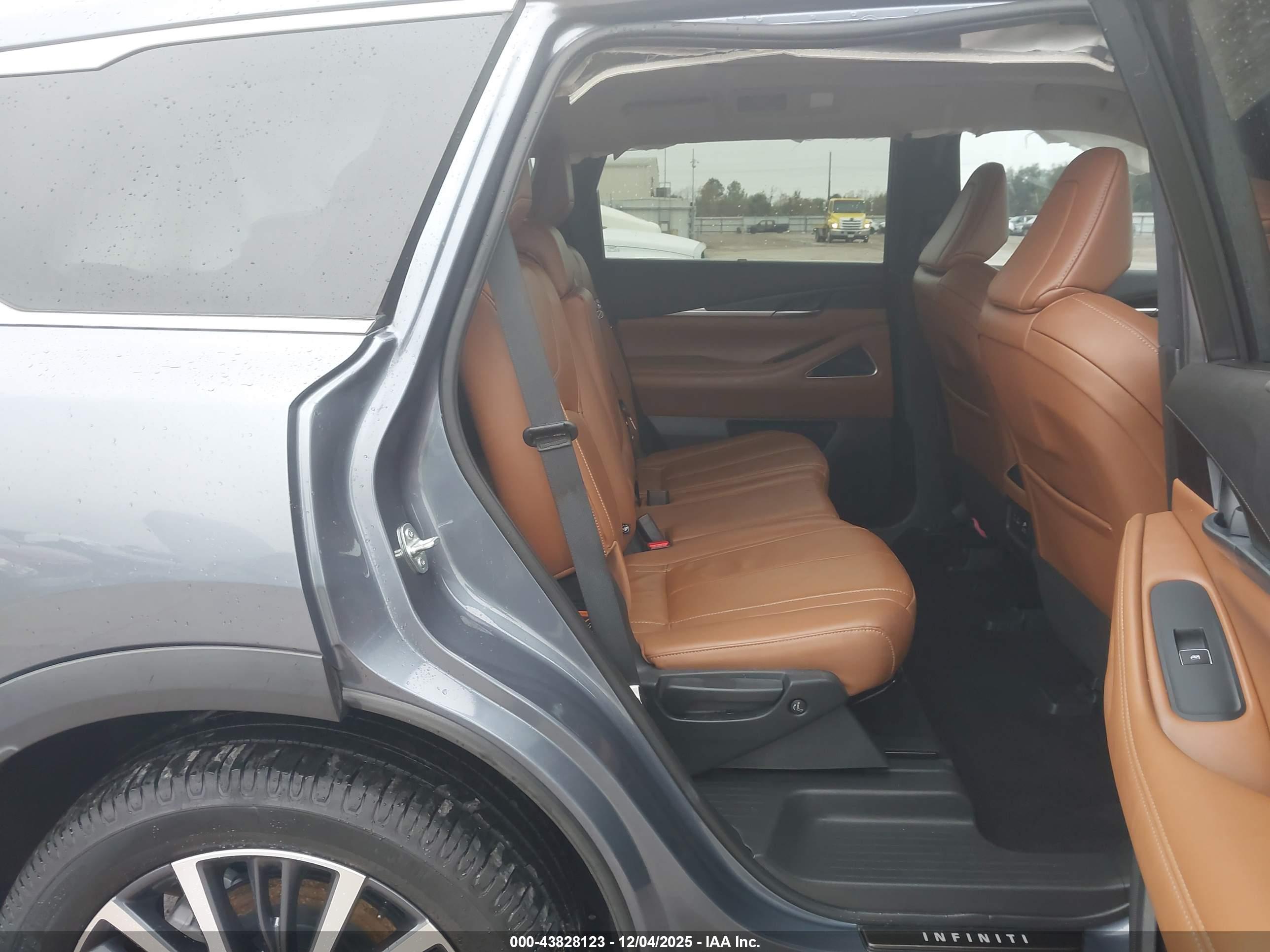 INFINITI QX60 image 8