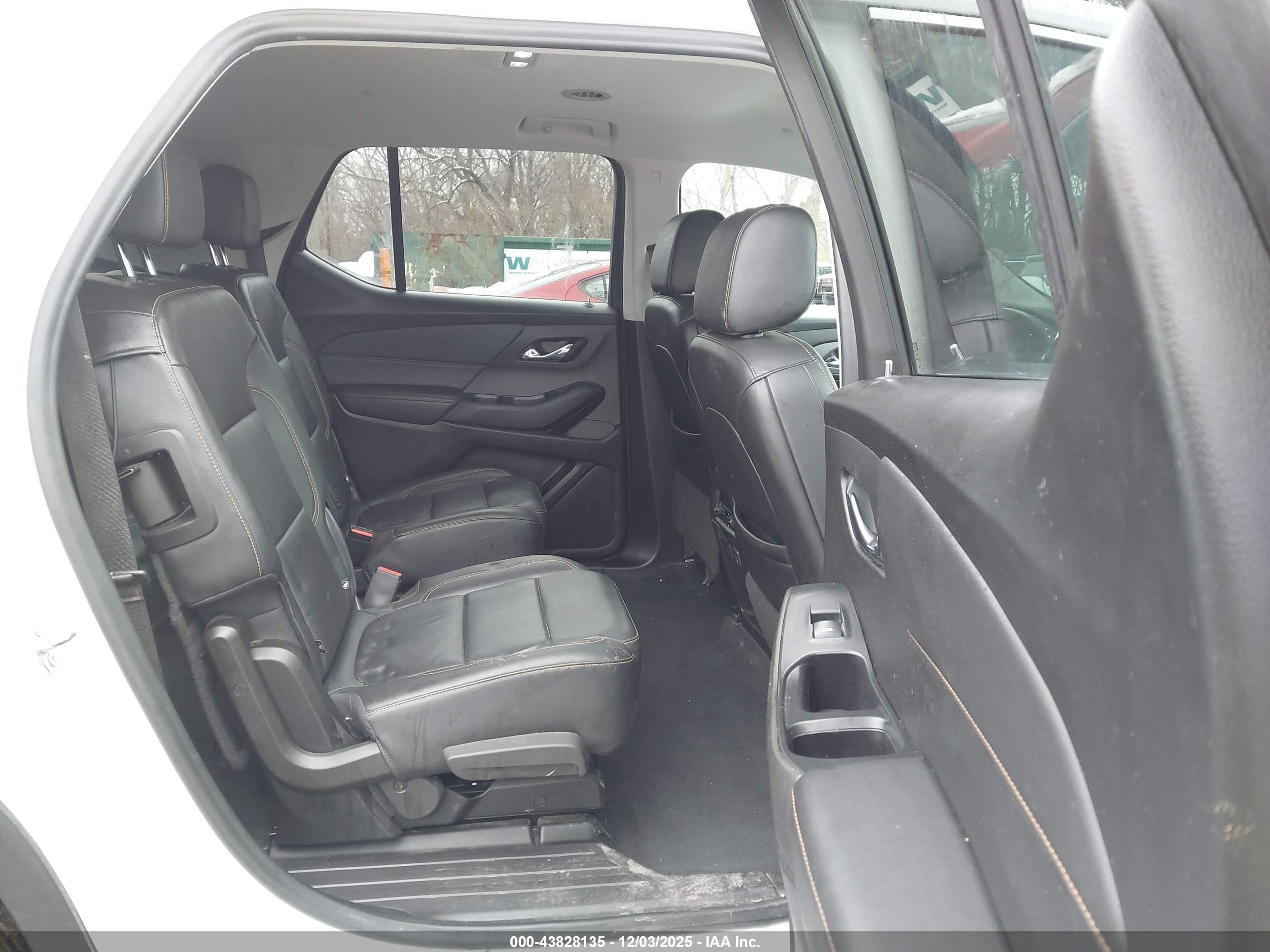 CHEVROLET TRAVERSE image 8