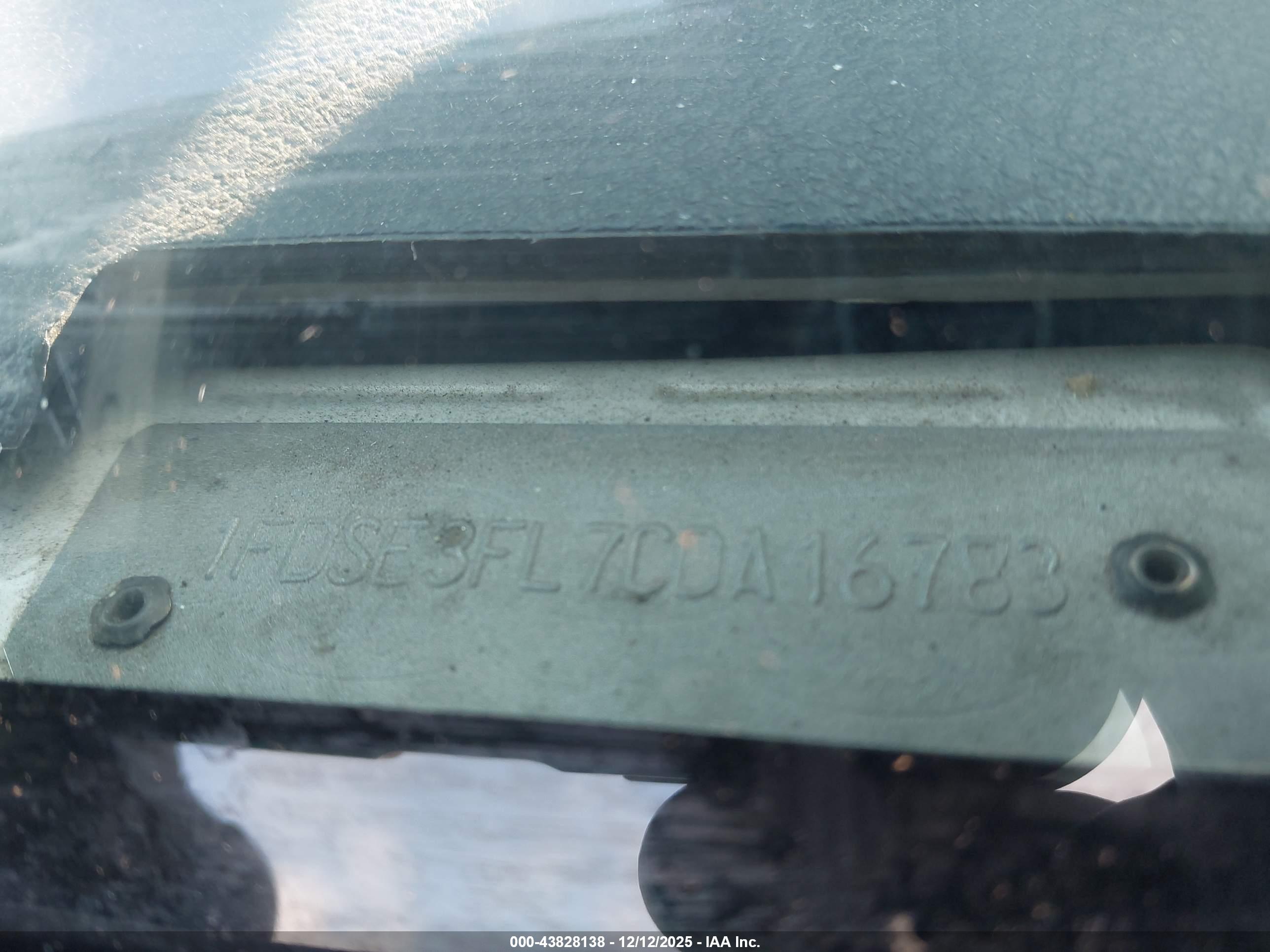 FORD E-350 image 9