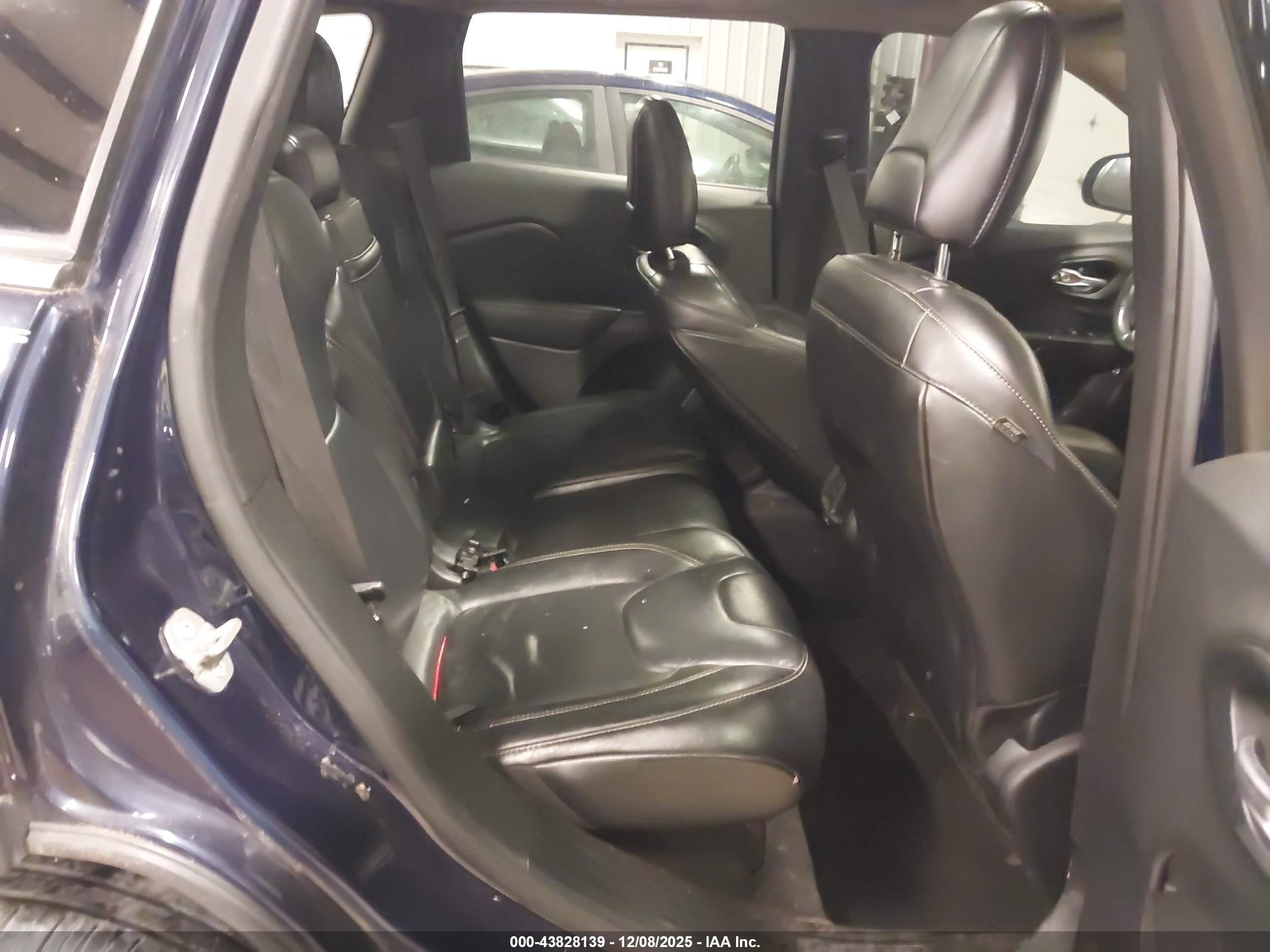 JEEP CHEROKEE image 8