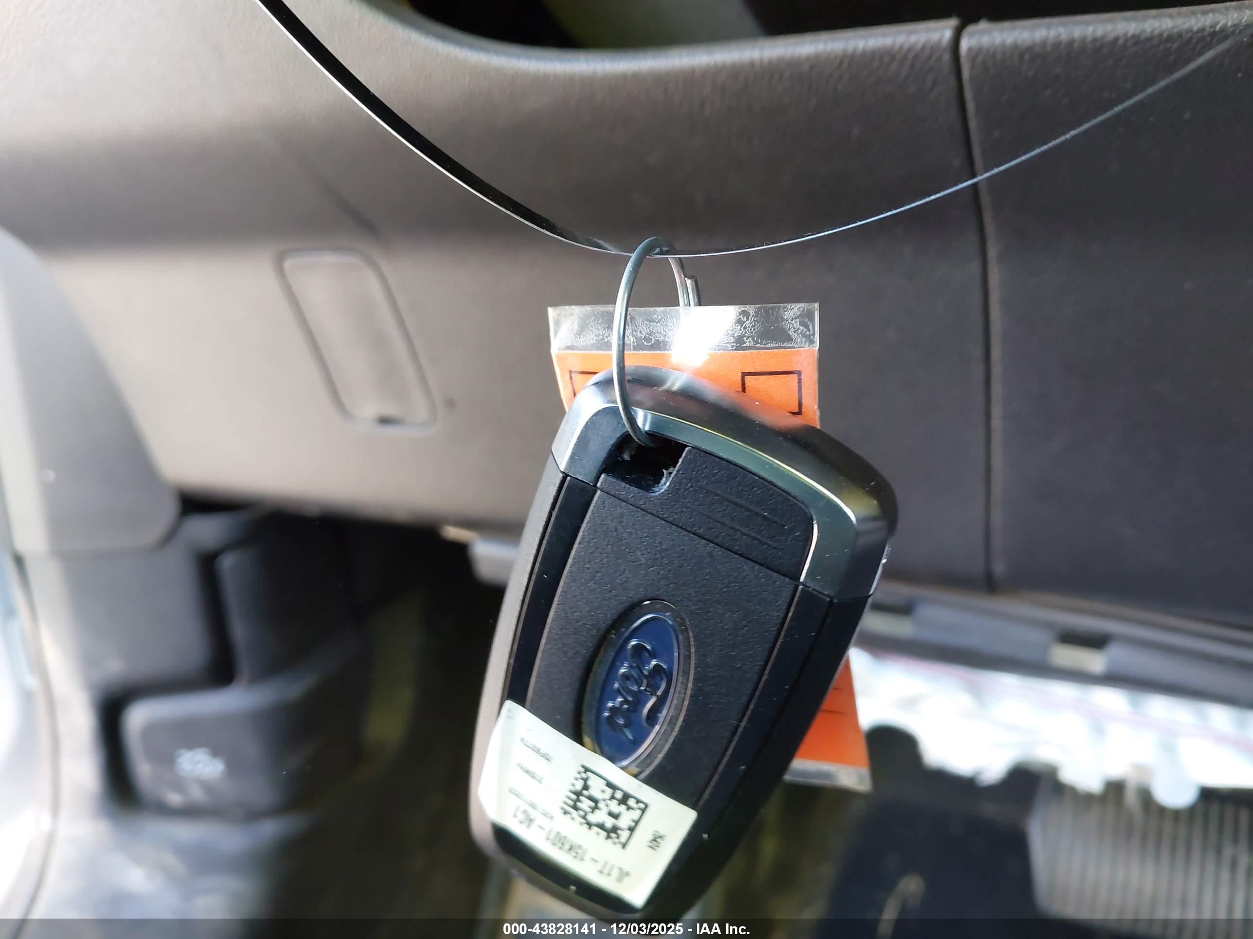 FORD ESCAPE image 11